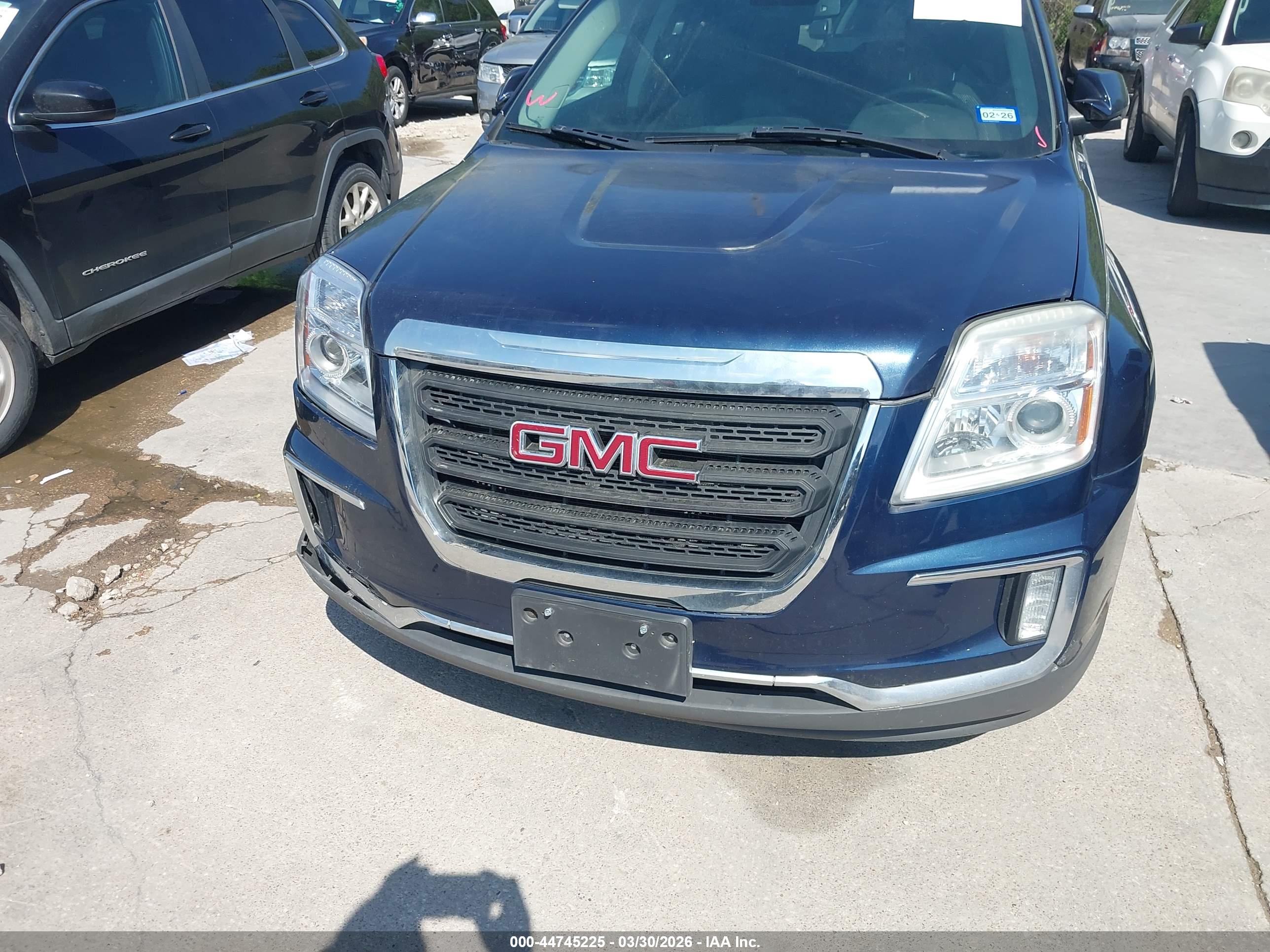GMC TERRAIN image 6