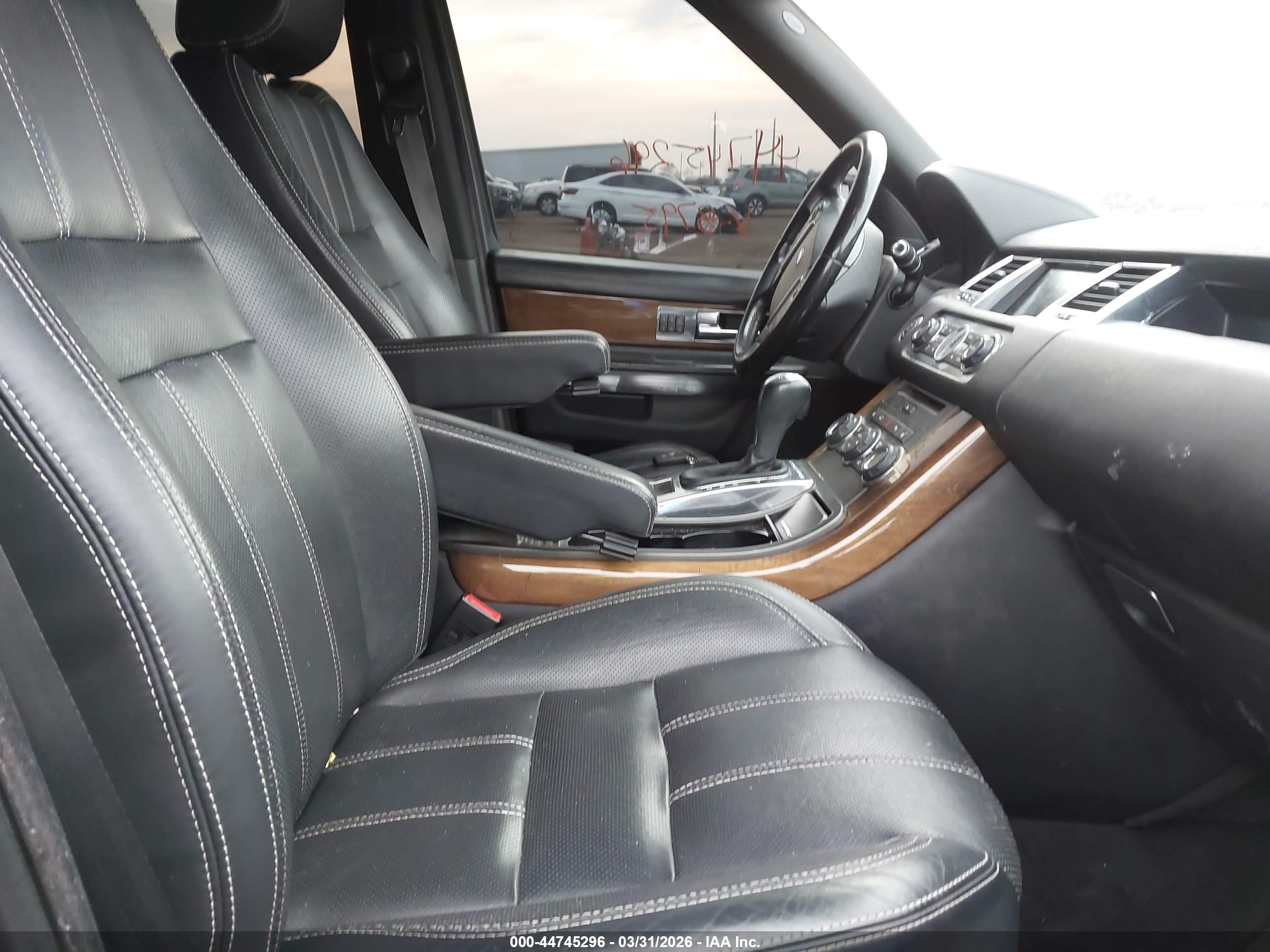 LAND ROVER image 5
