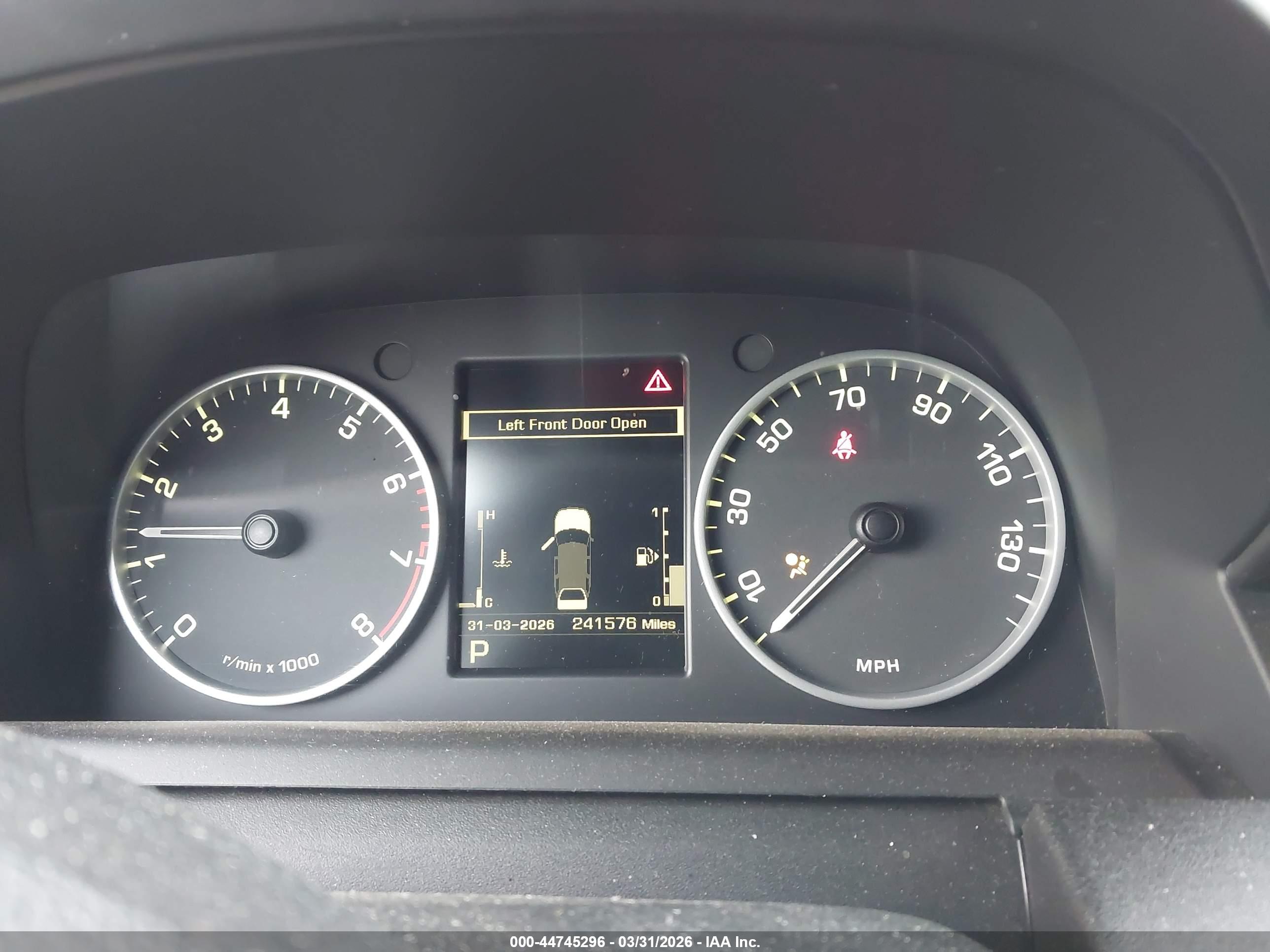 LAND ROVER image 7