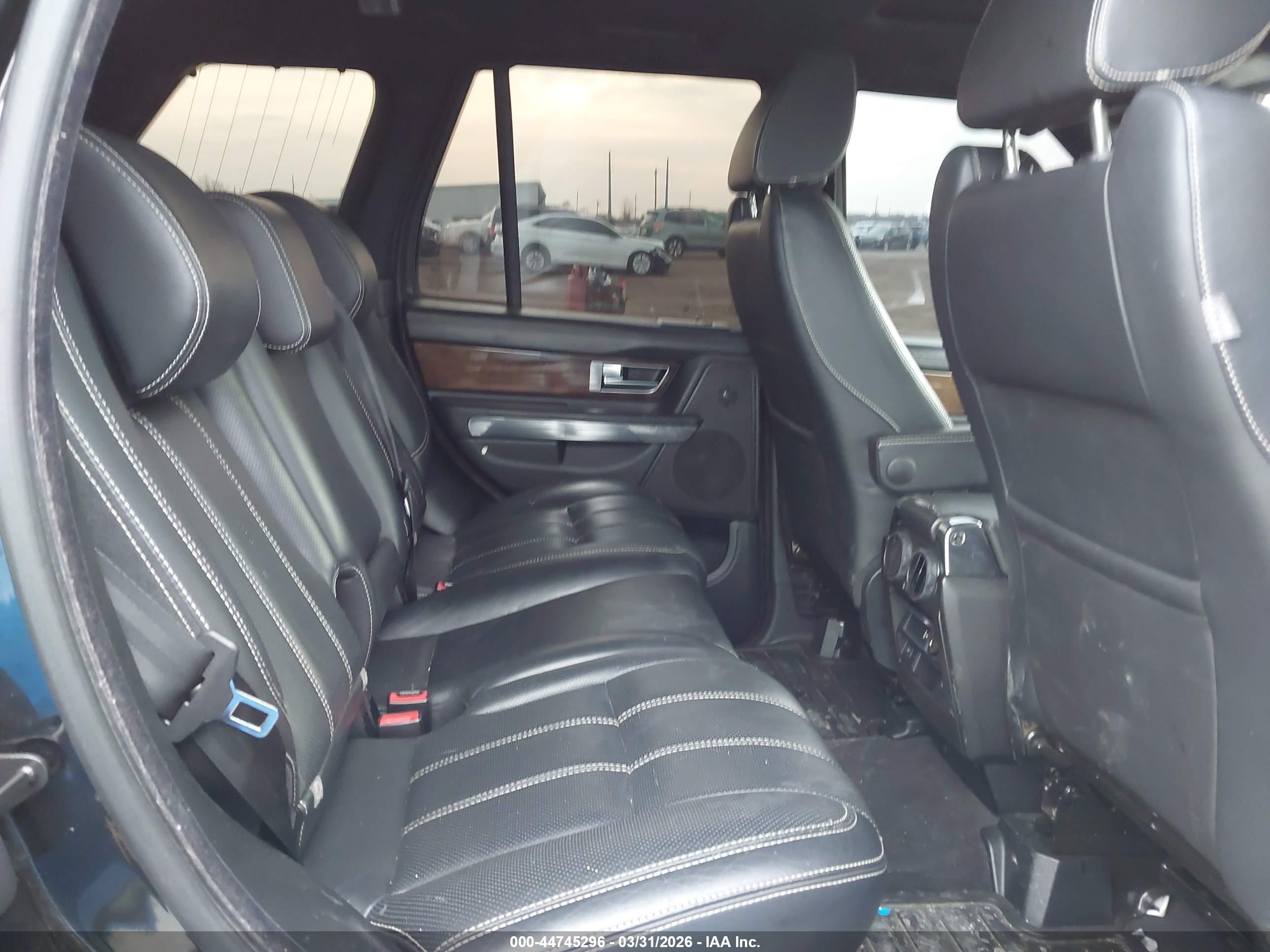 LAND ROVER image 8
