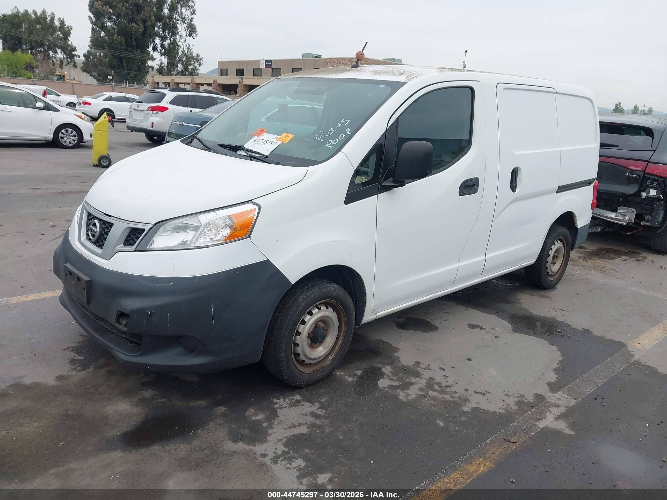 NISSAN NV200 image 2