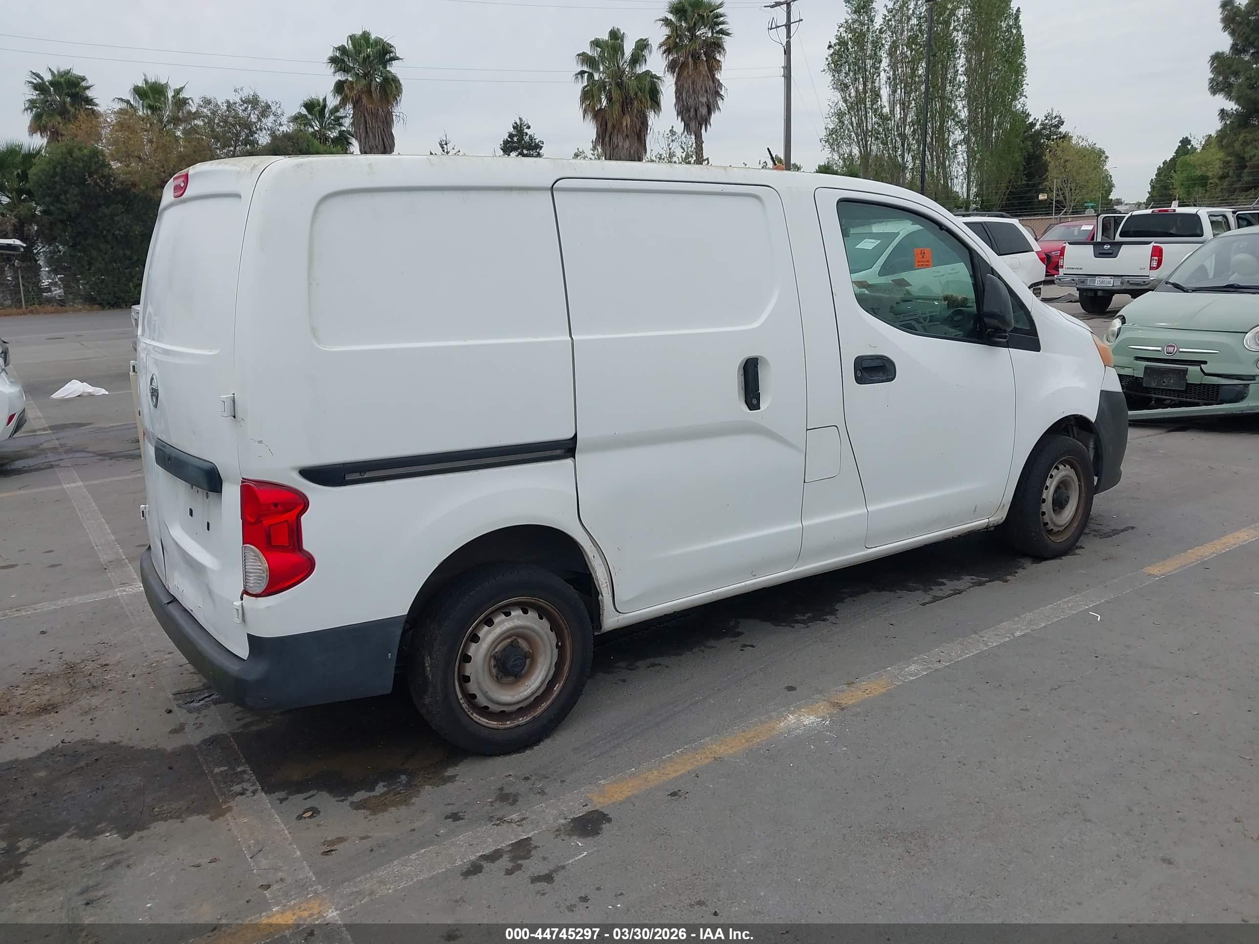 NISSAN NV200 image 4