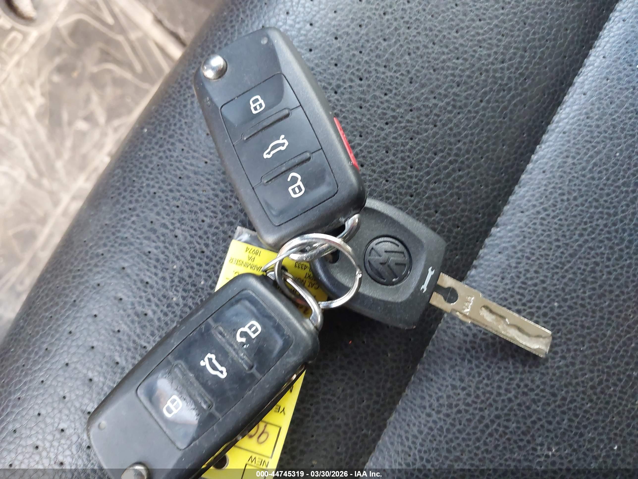 VOLKSWAGEN TIGUAN image 11