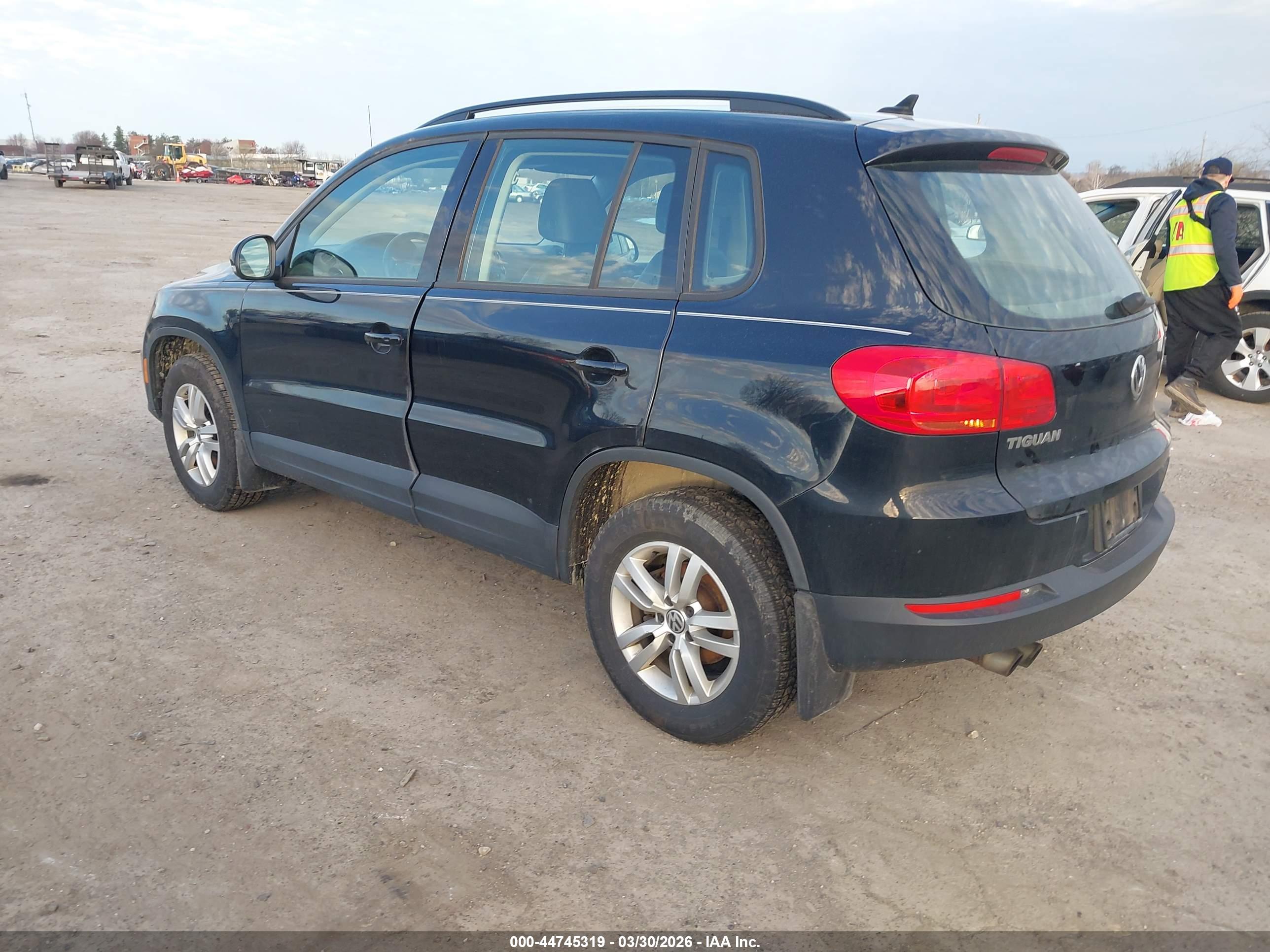 VOLKSWAGEN TIGUAN image 3