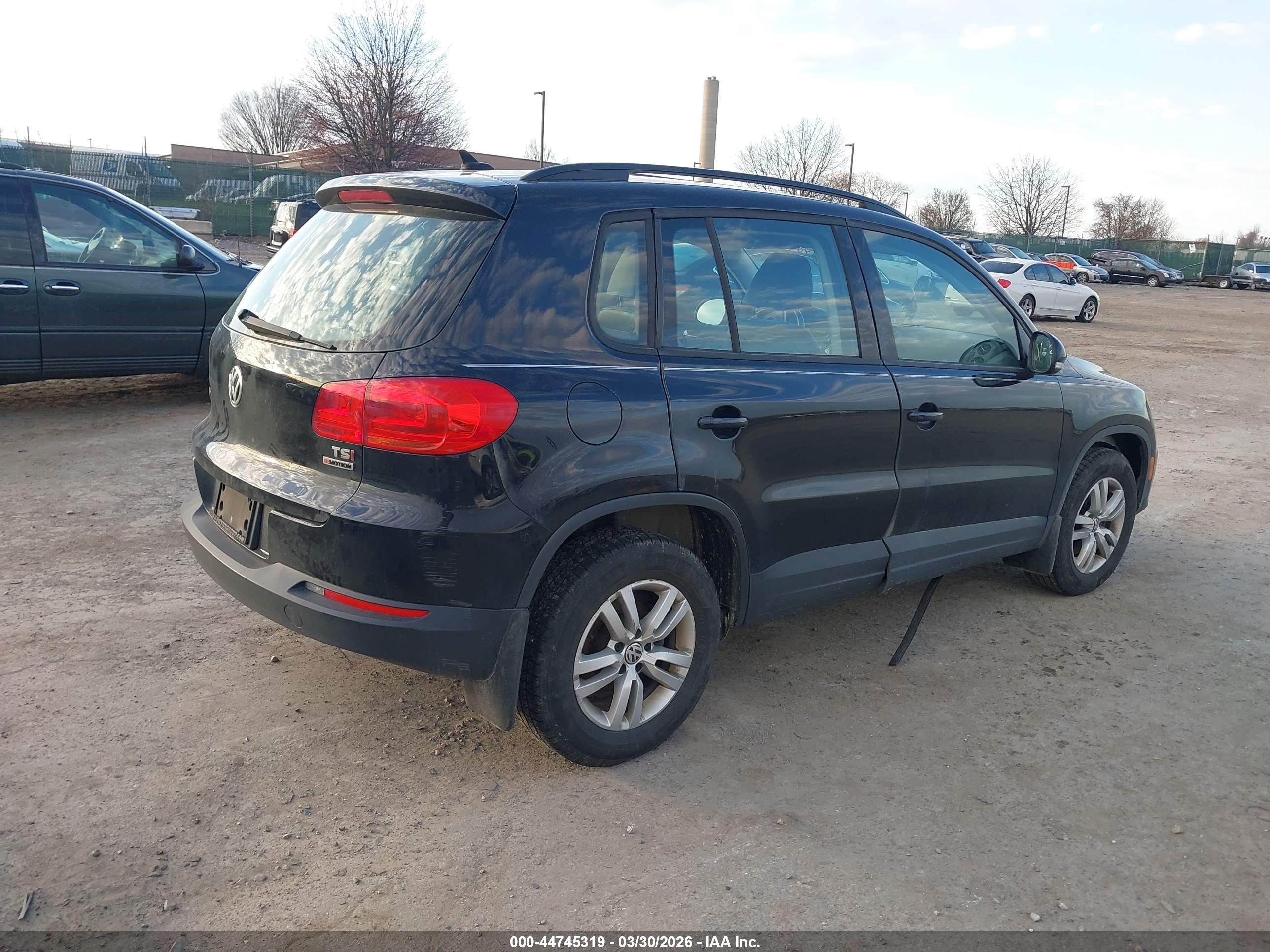 VOLKSWAGEN TIGUAN image 4
