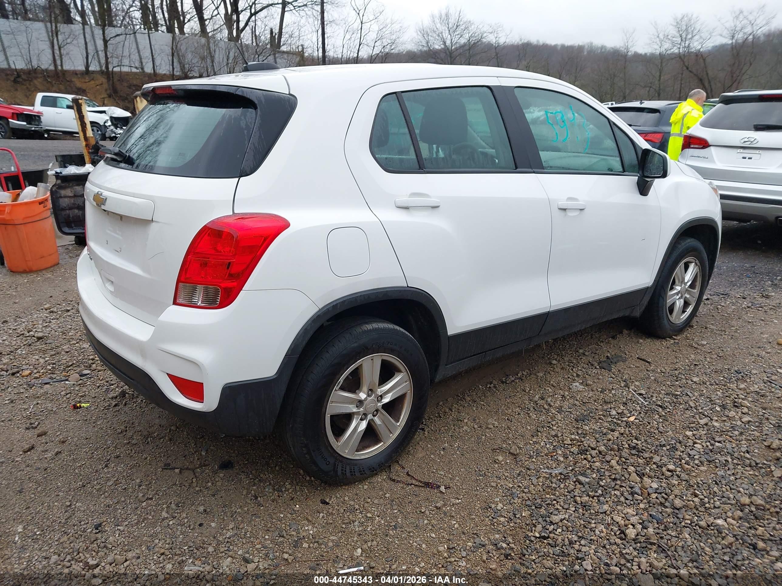 CHEVROLET TRAX image 4