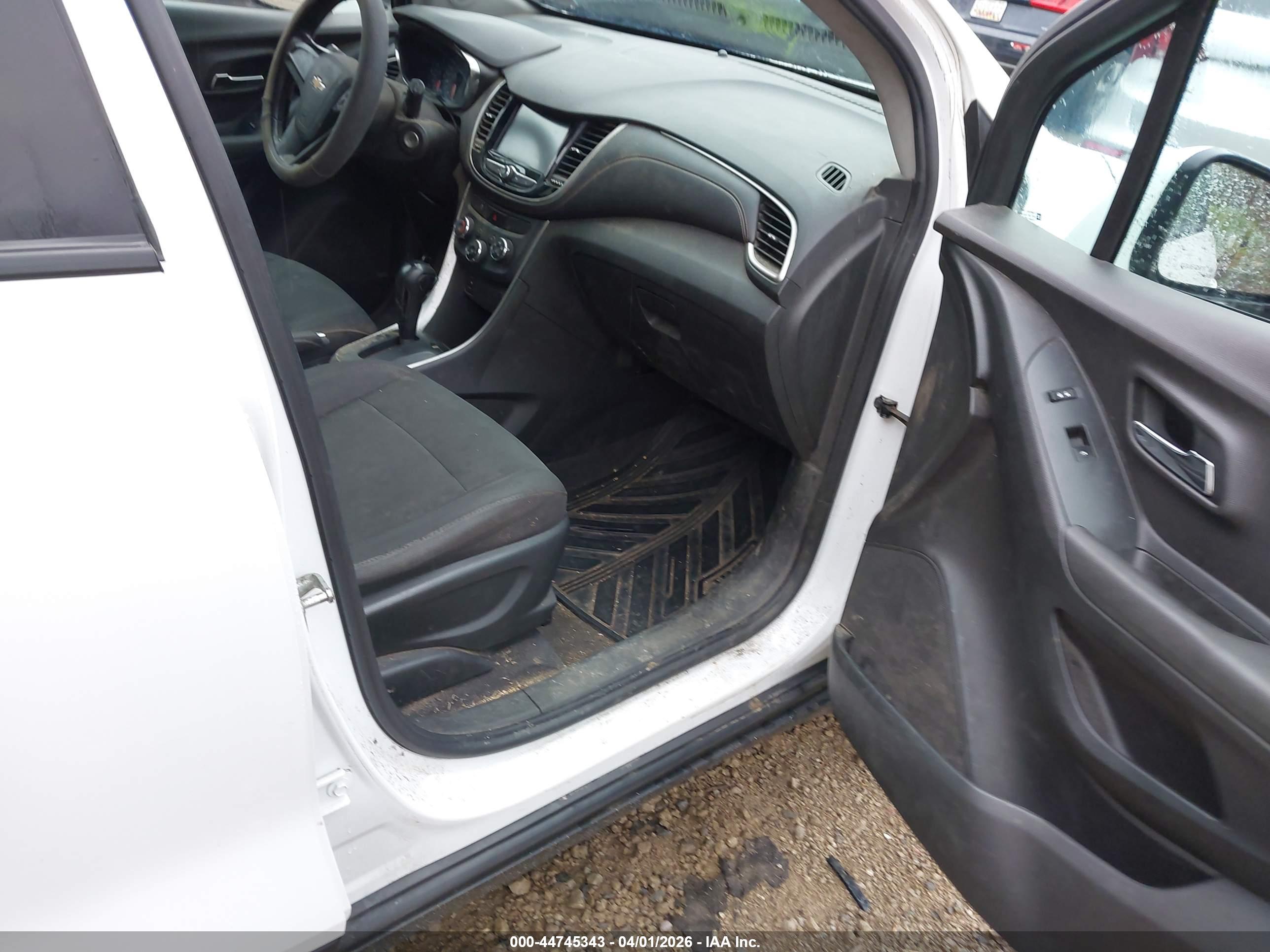 CHEVROLET TRAX image 5