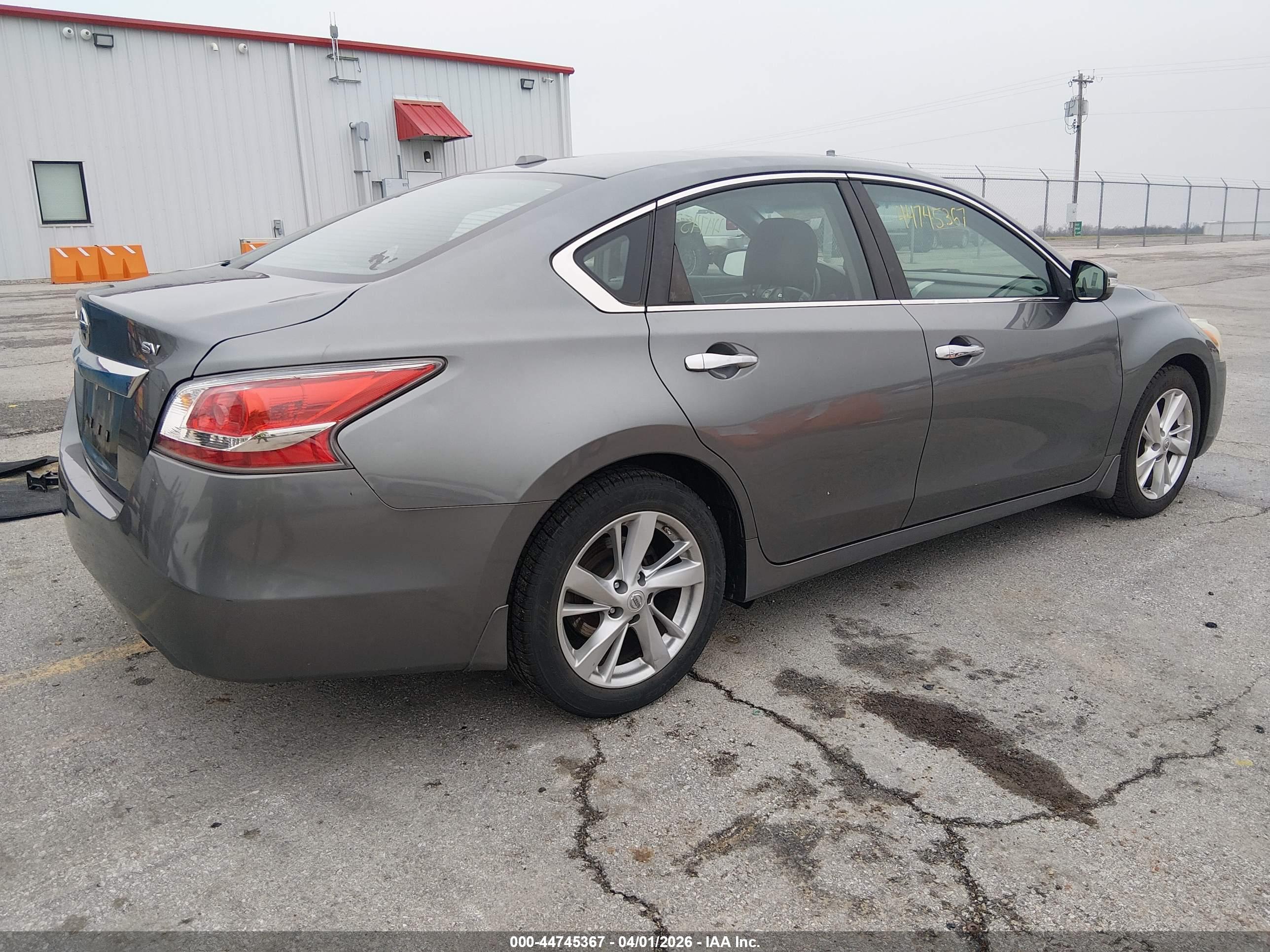 NISSAN ALTIMA image 4
