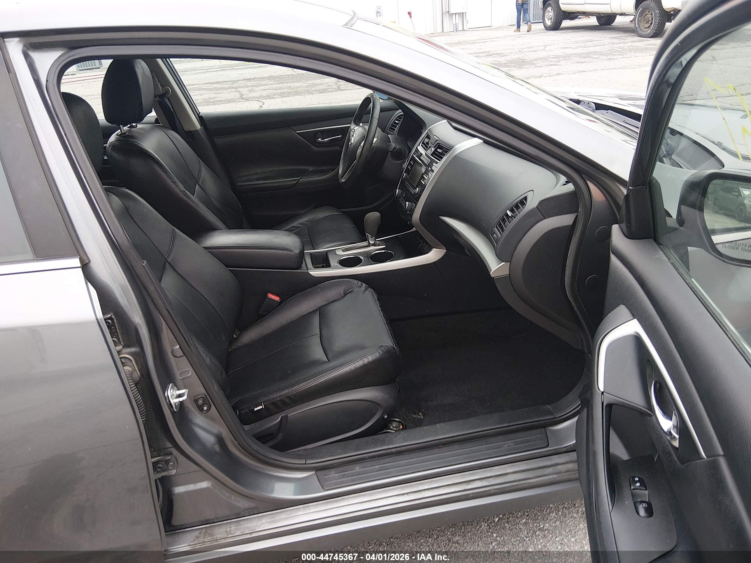 NISSAN ALTIMA image 5