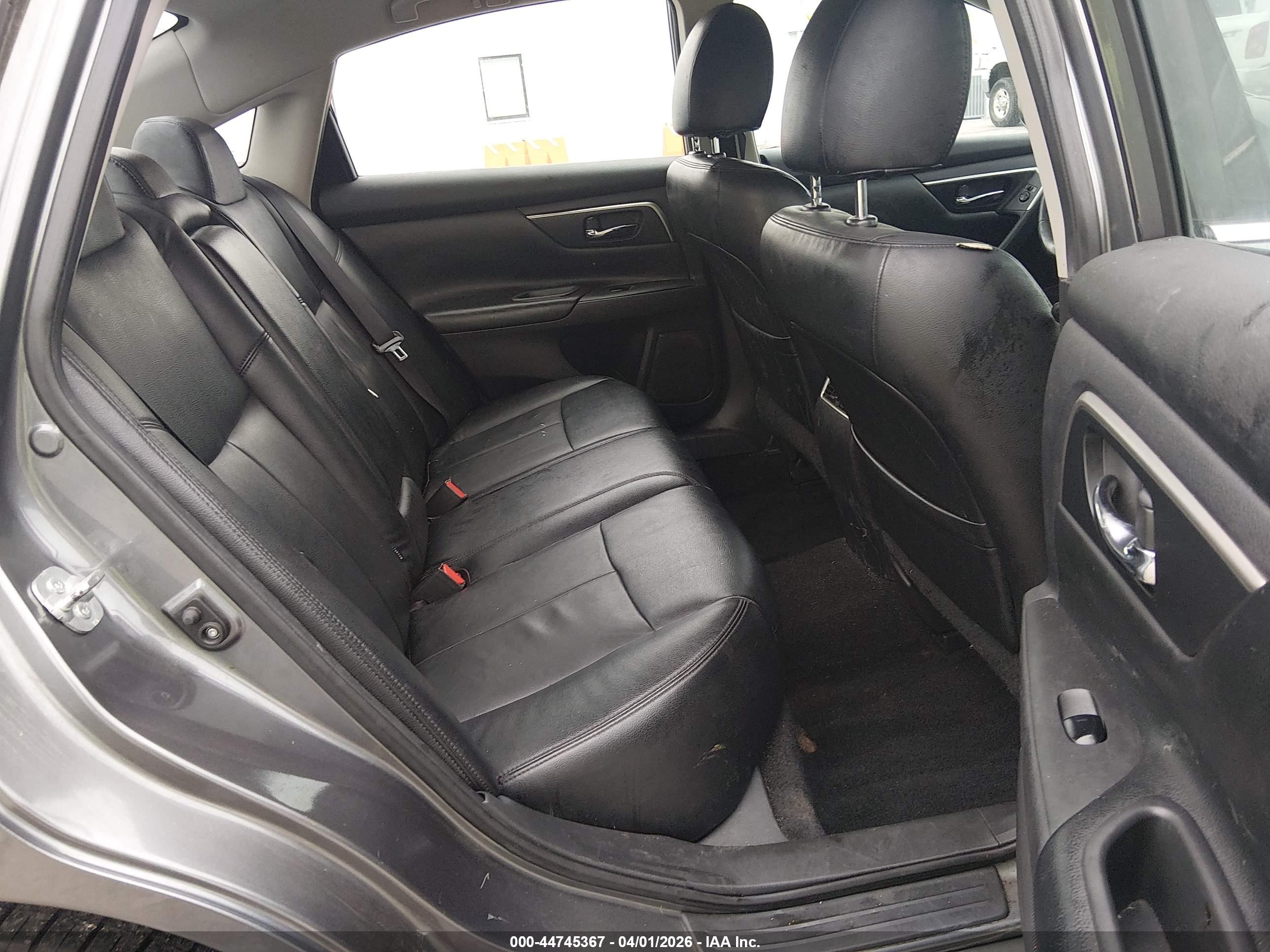 NISSAN ALTIMA image 8