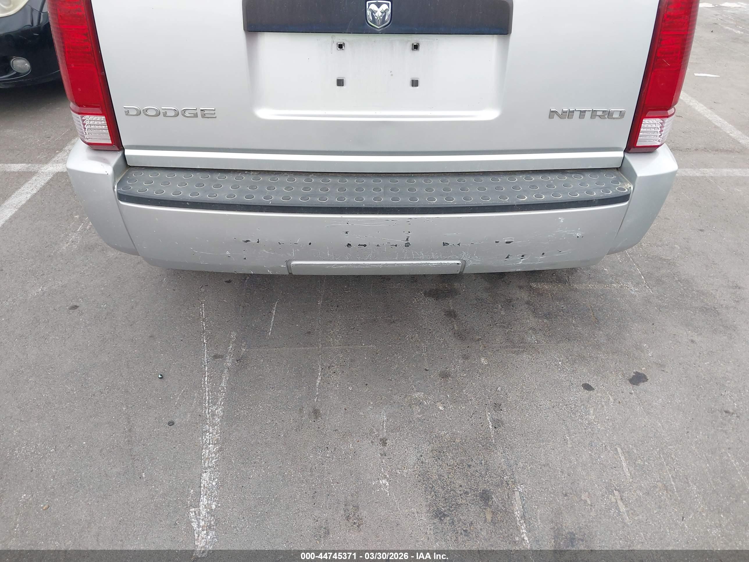 DODGE NITRO image 6