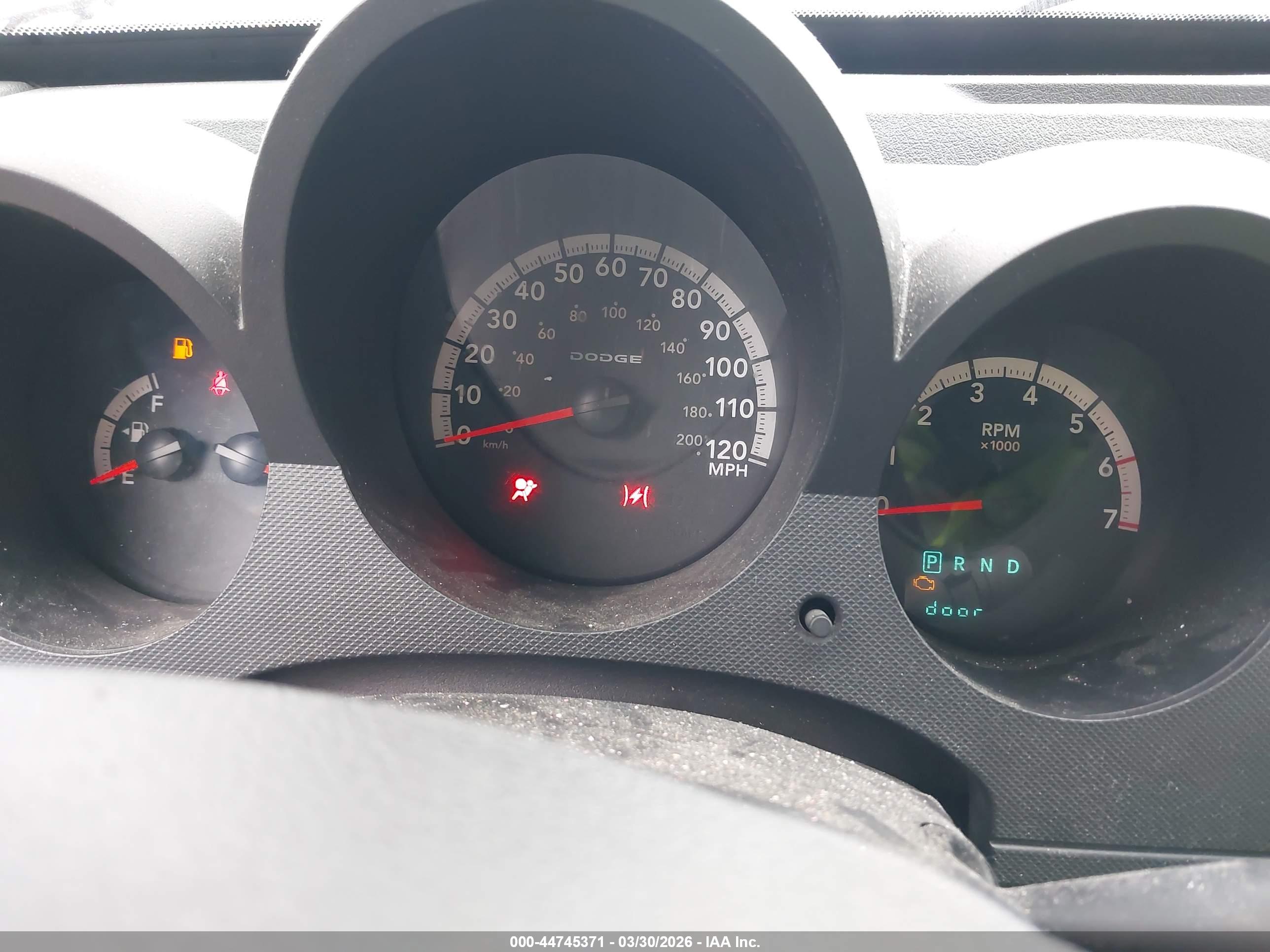 DODGE NITRO image 7
