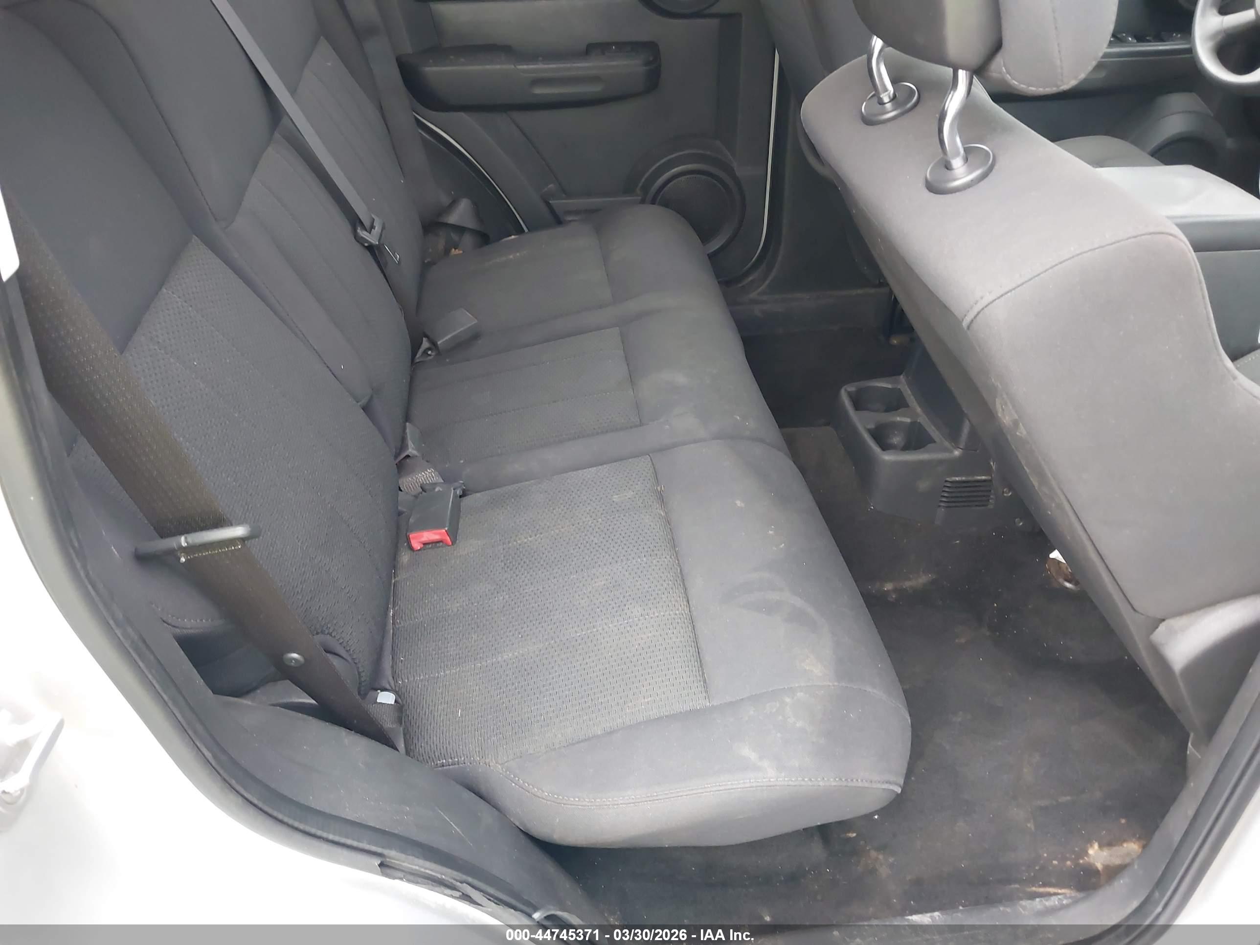 DODGE NITRO image 8