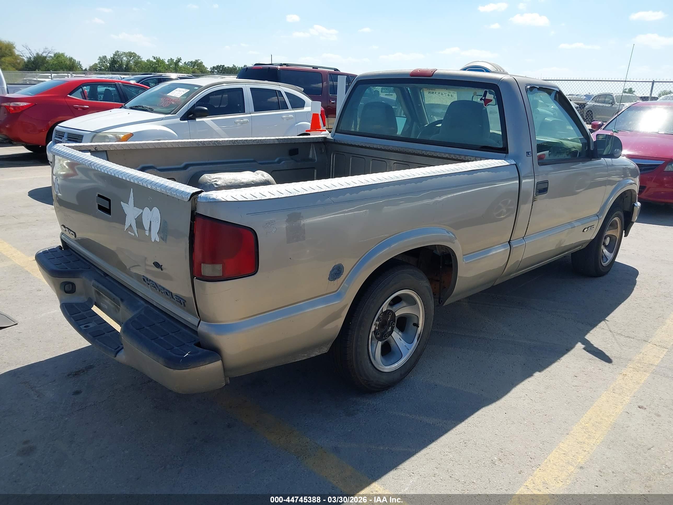 CHEVROLET S-10 image 4