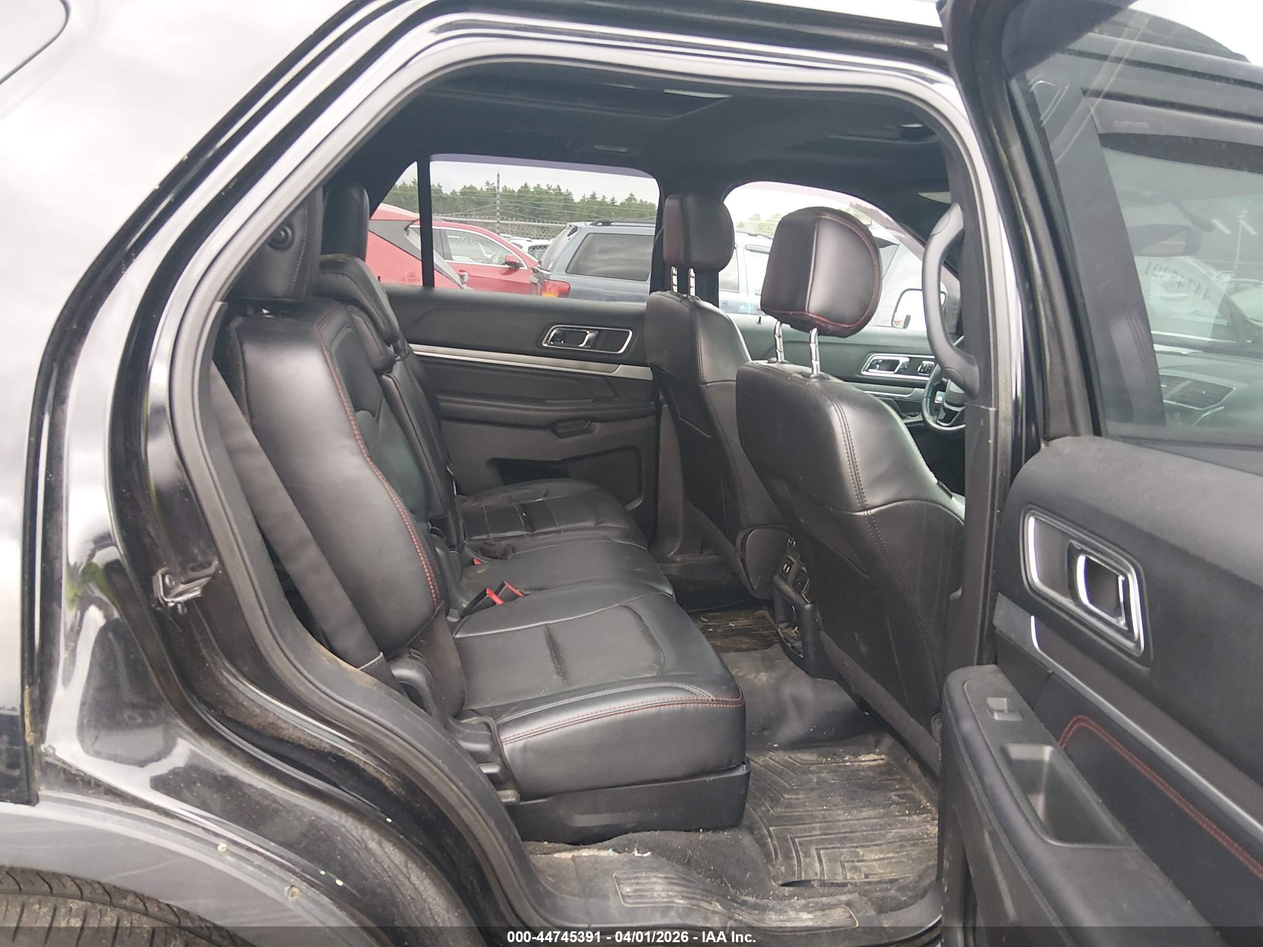 FORD EXPLORER image 8