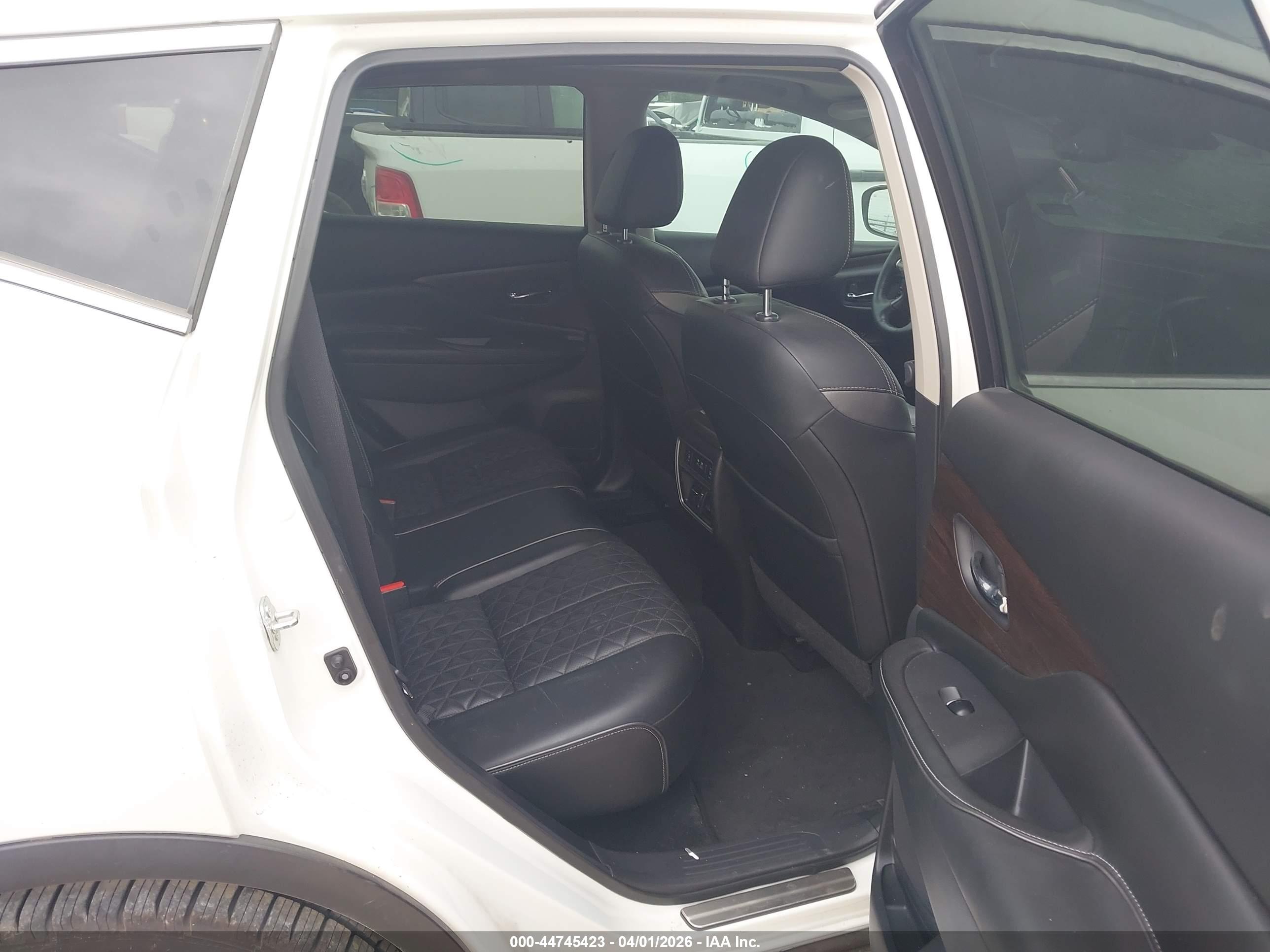 NISSAN MURANO image 8