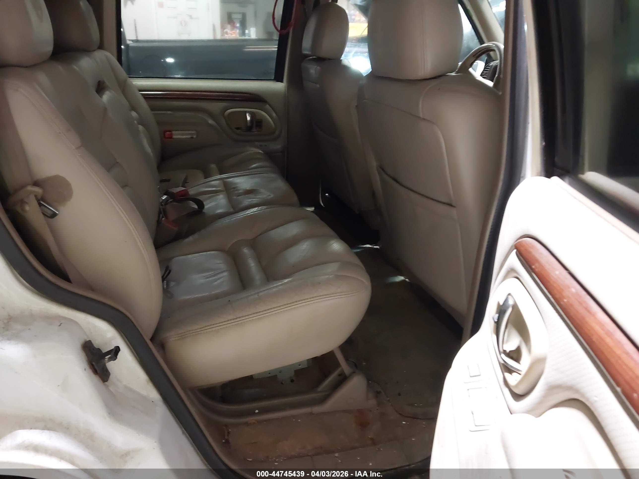 CADILLAC ESCALADE image 8