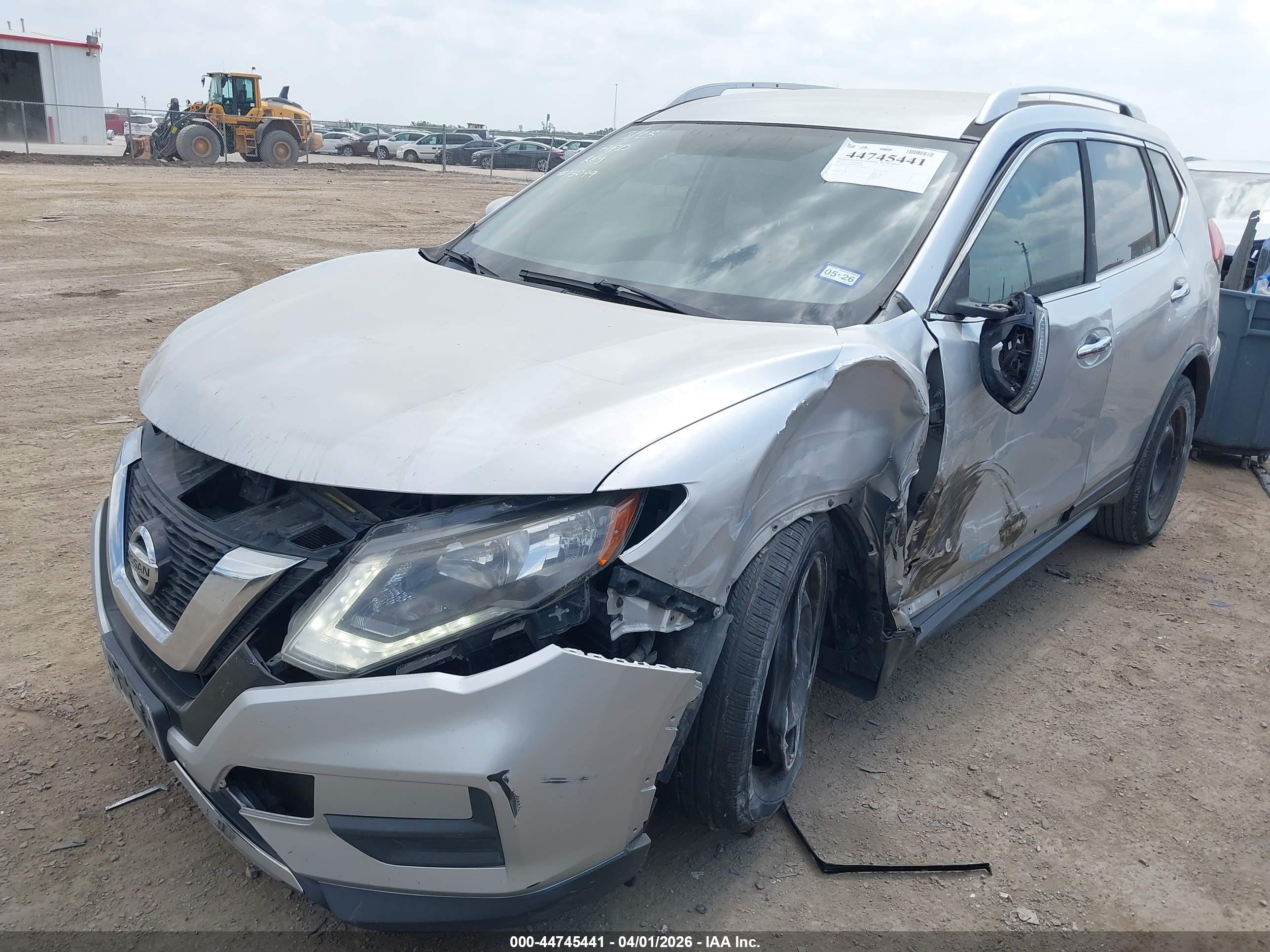 NISSAN ROGUE image 2
