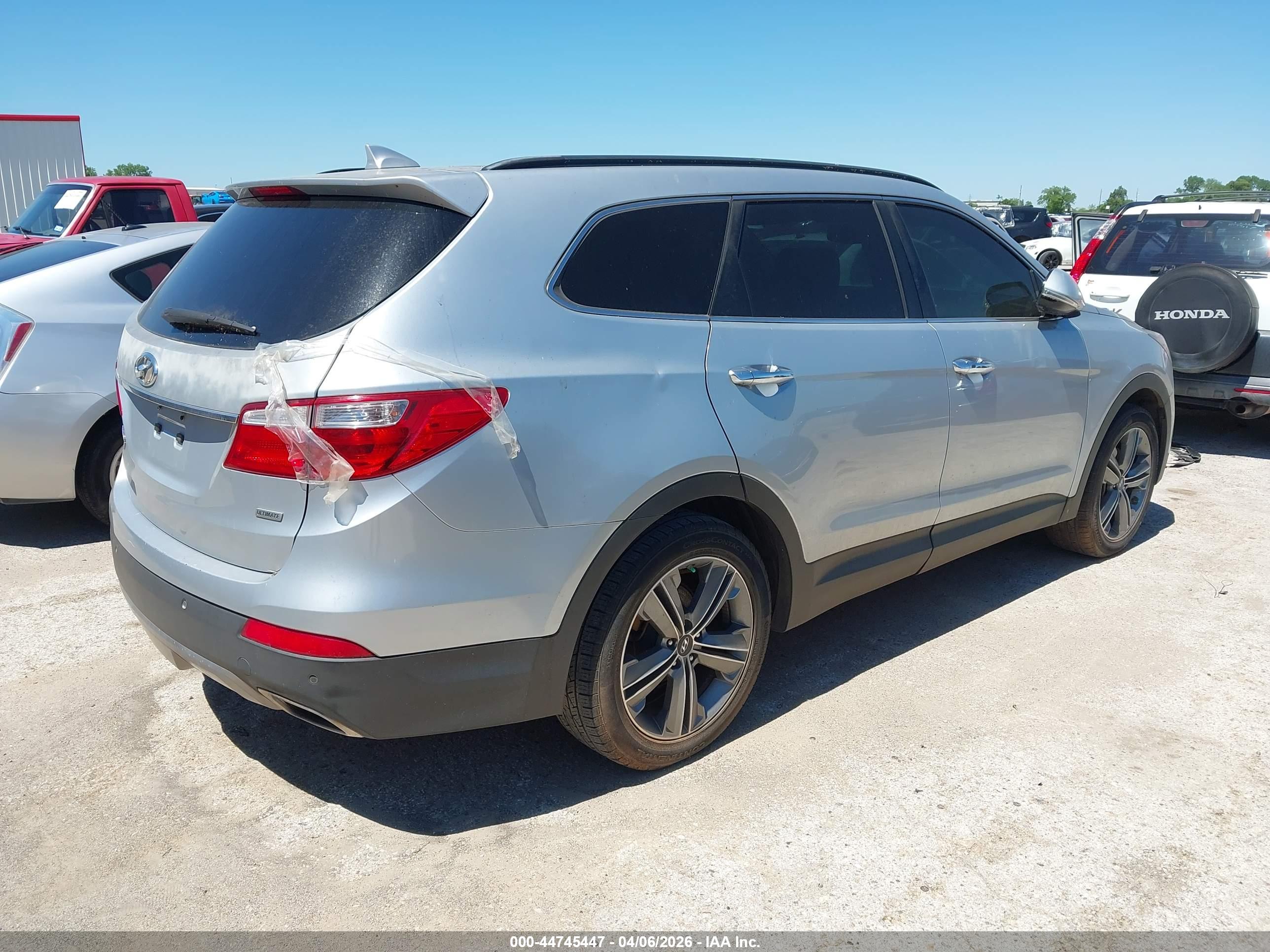 HYUNDAI SANTA image 4