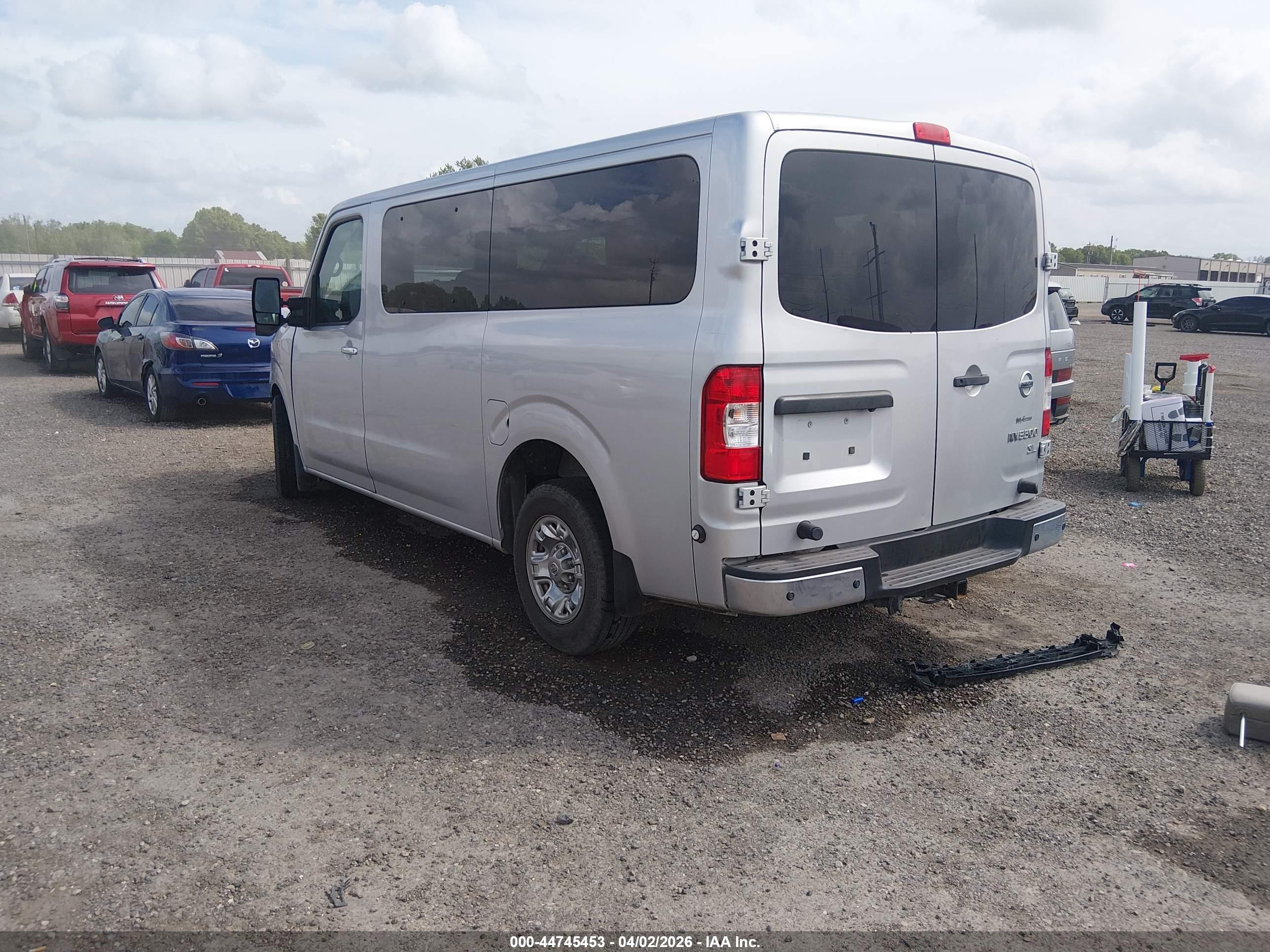 NISSAN NV image 3