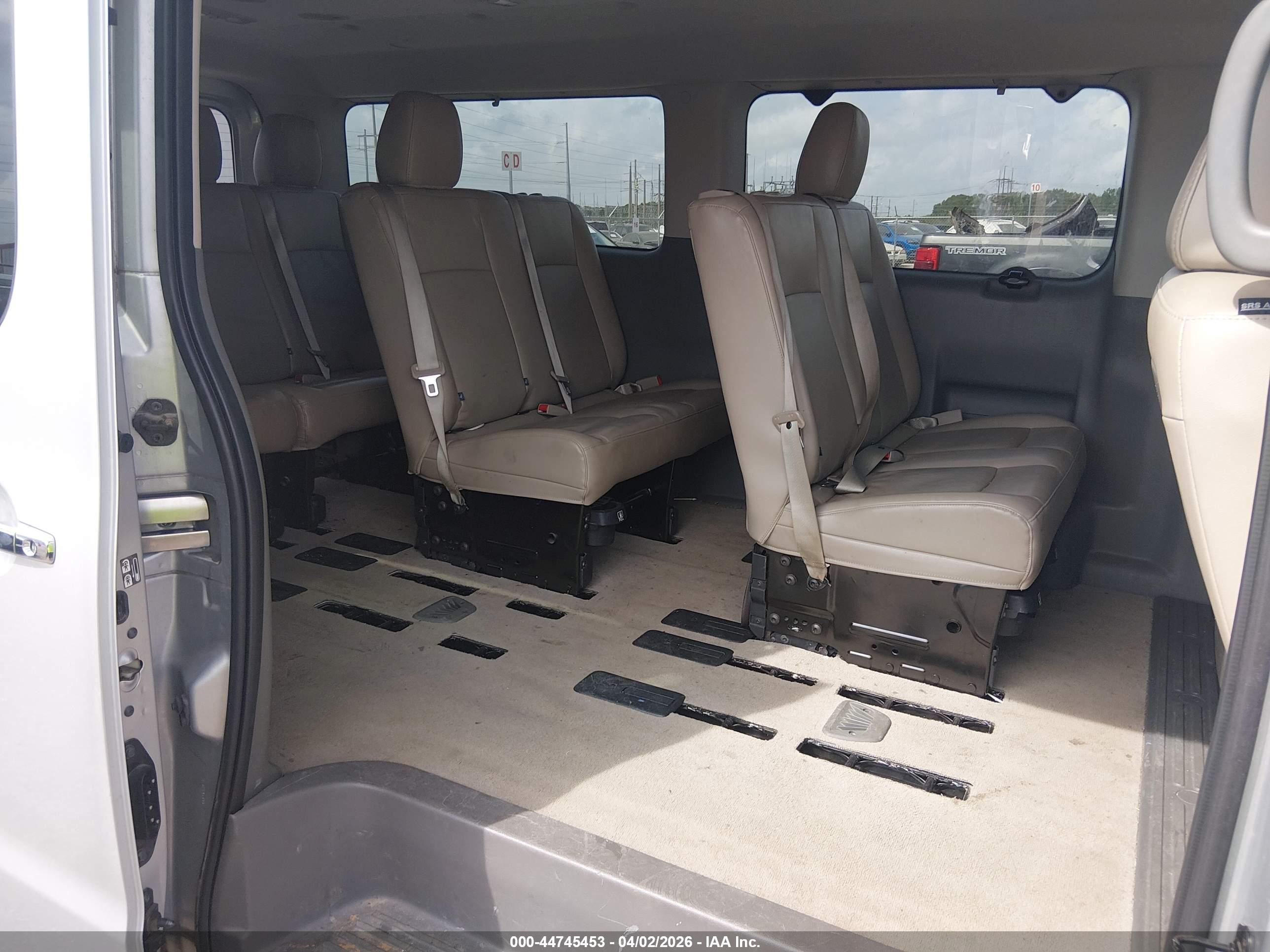 NISSAN NV image 8