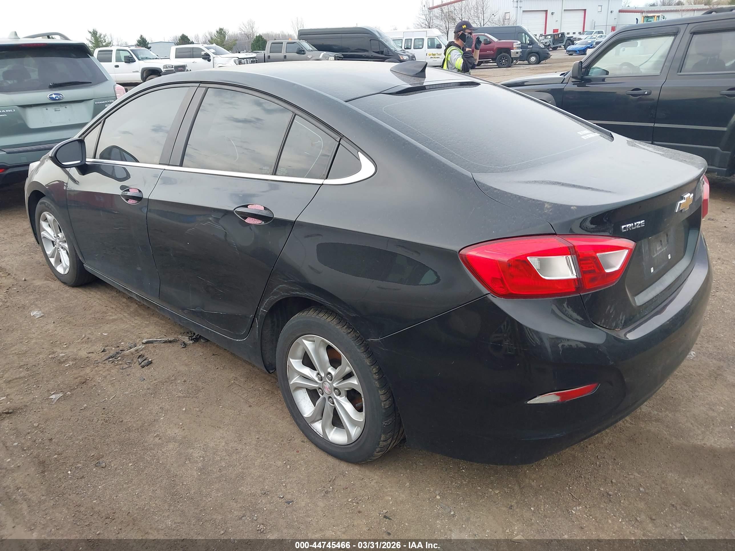 CHEVROLET CRUZE image 3