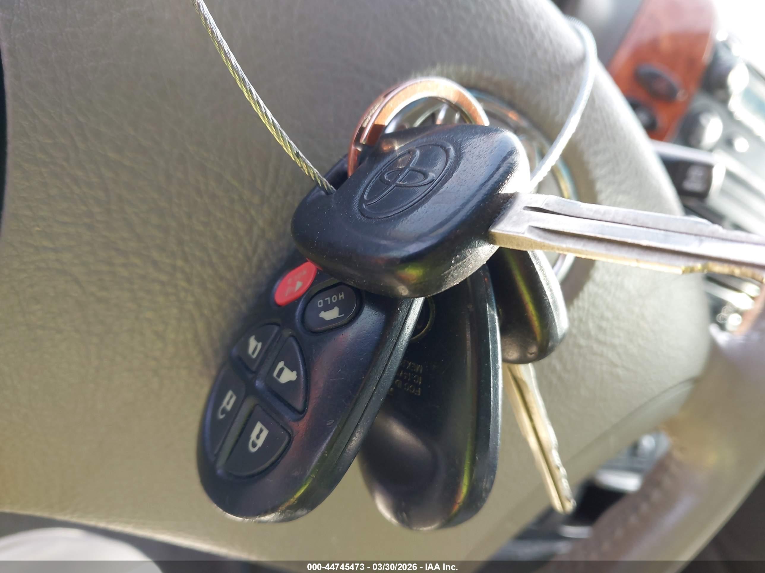 TOYOTA SIENNA image 11