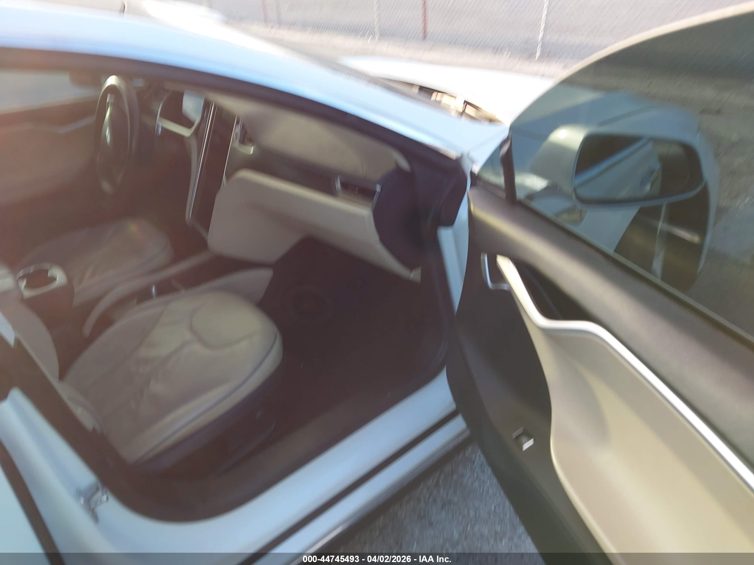 TESLA MODEL image 5