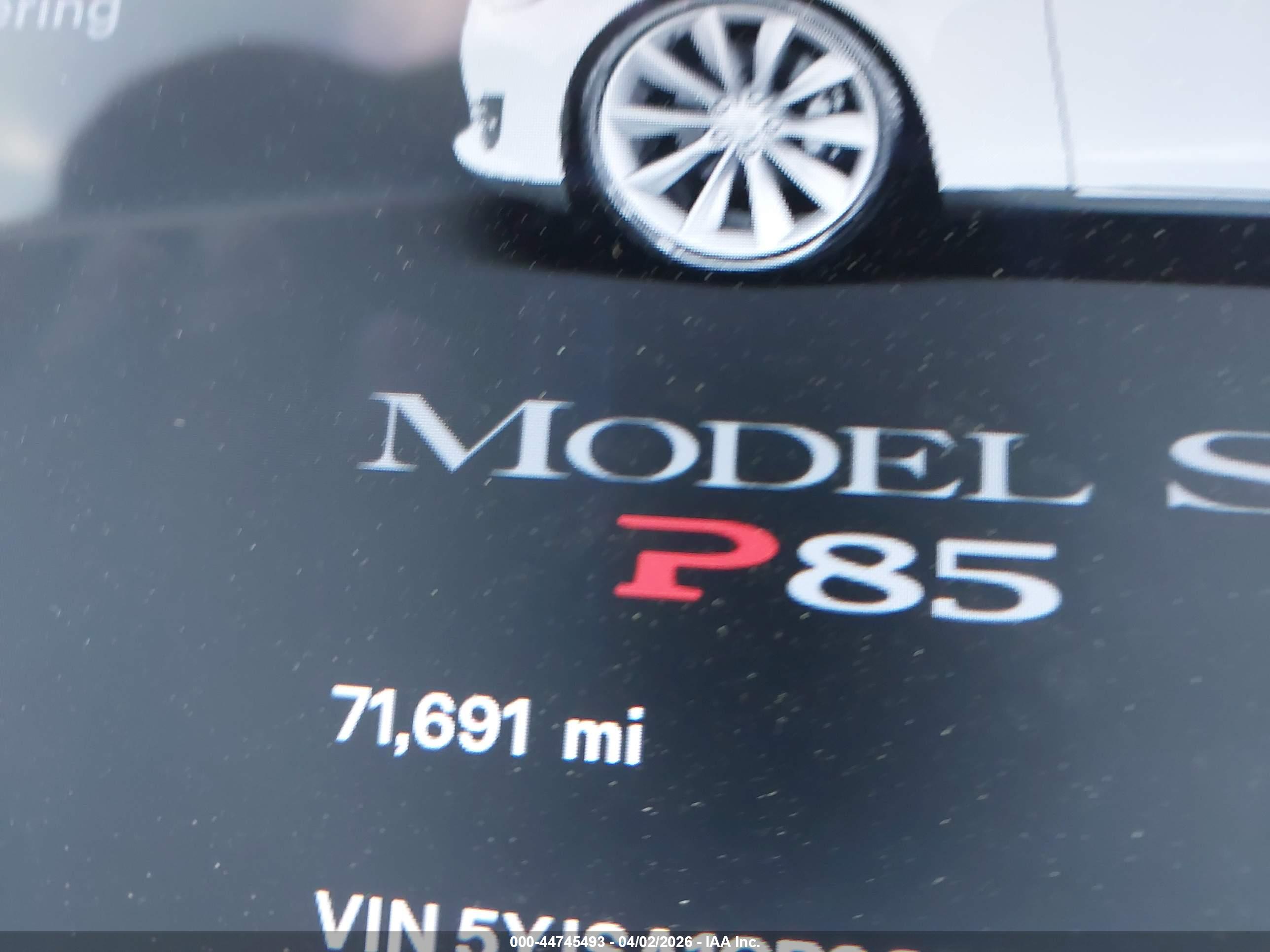 TESLA MODEL image 7
