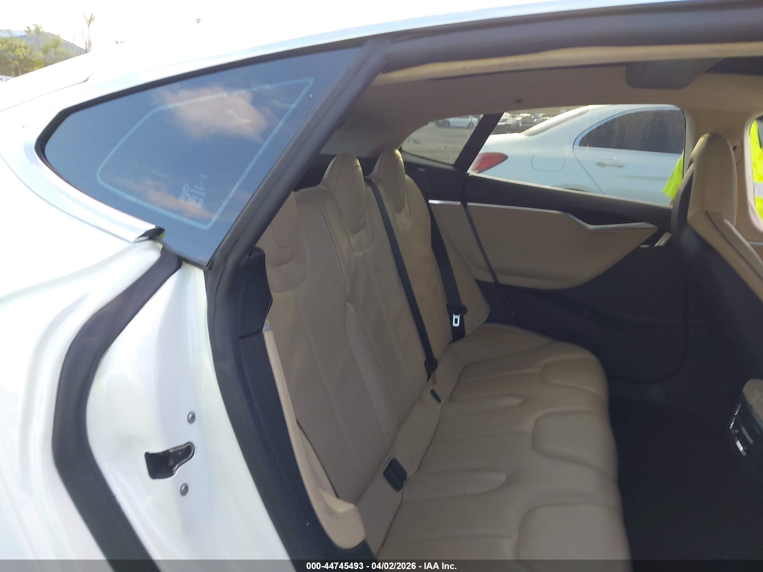 TESLA MODEL image 8