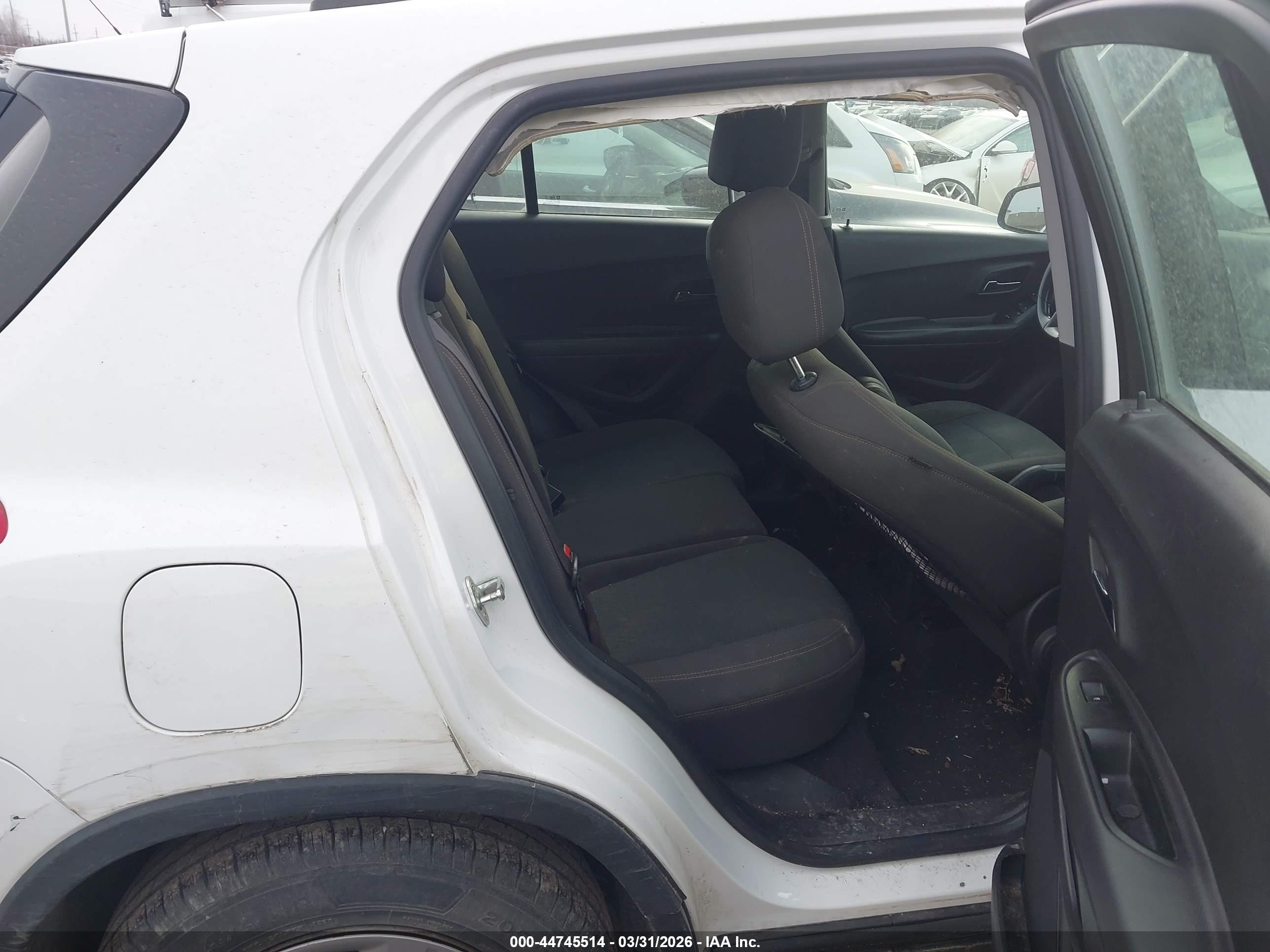 CHEVROLET TRAX image 8