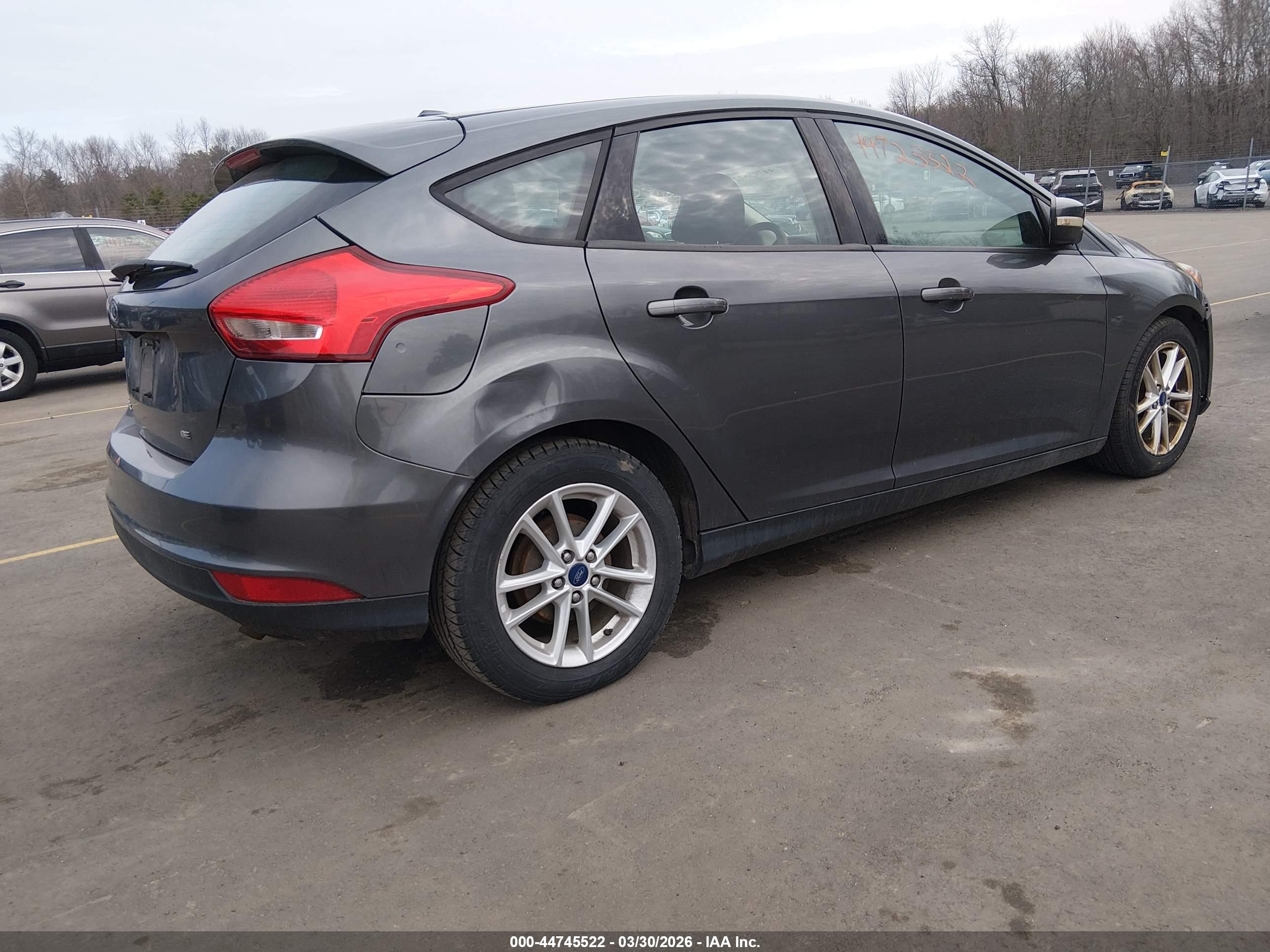 FORD FOCUS image 4