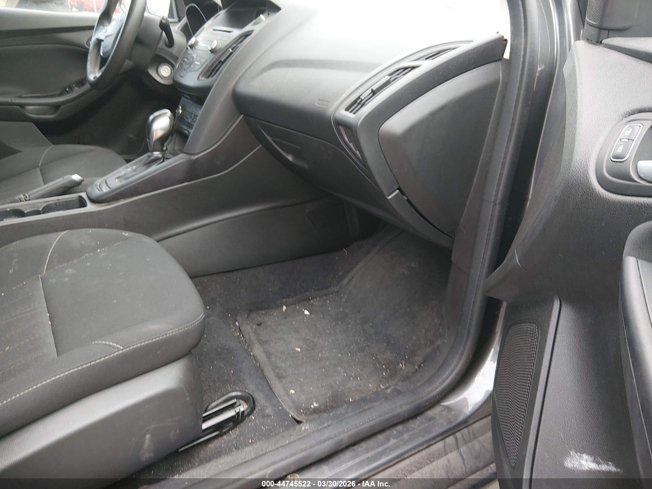 FORD FOCUS image 5