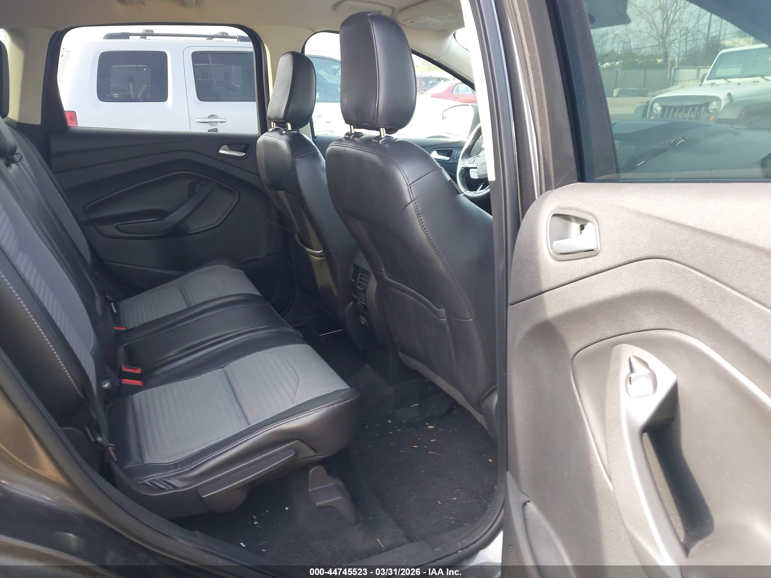 FORD ESCAPE image 8