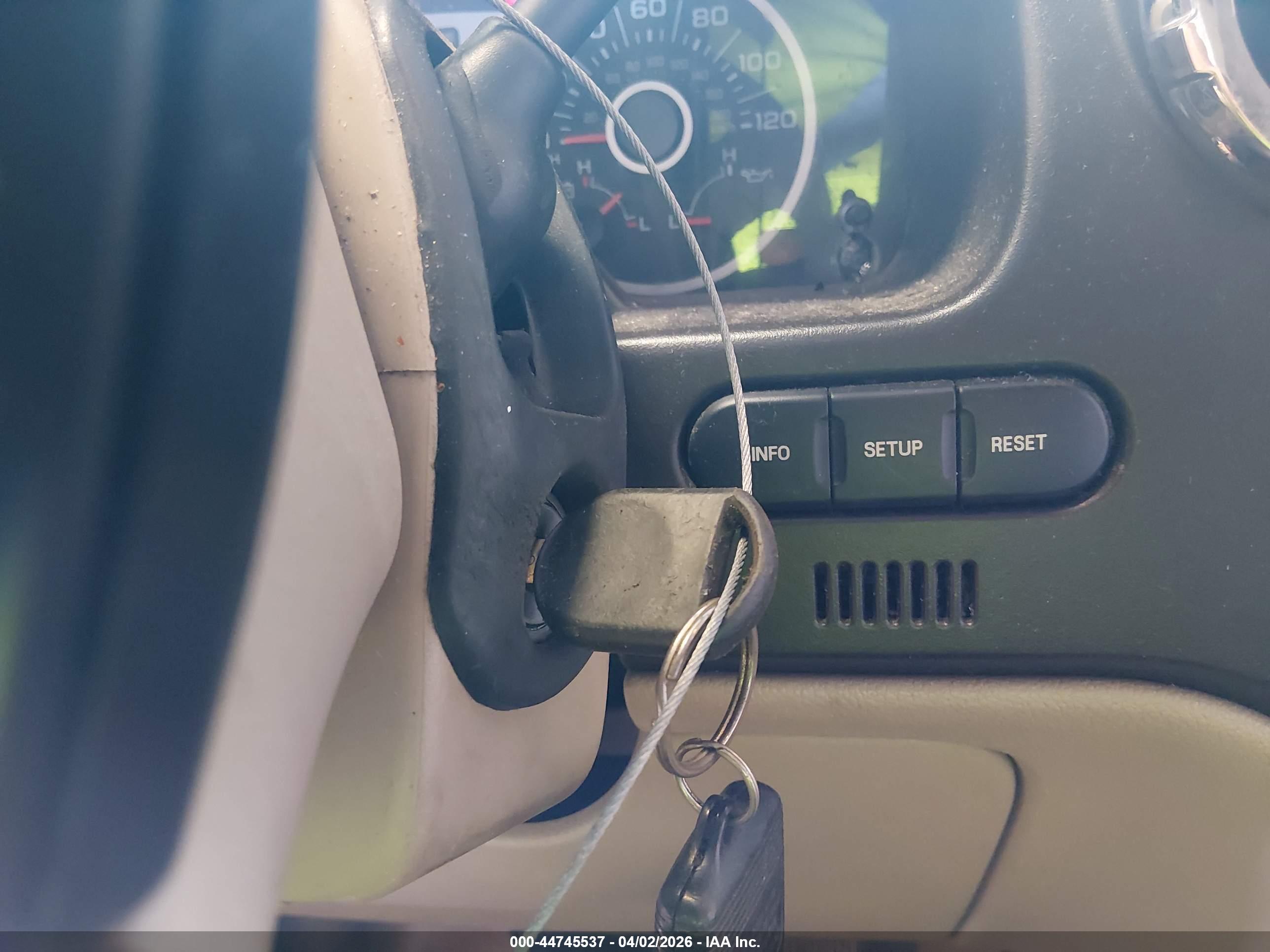 FORD EXPEDITION image 11