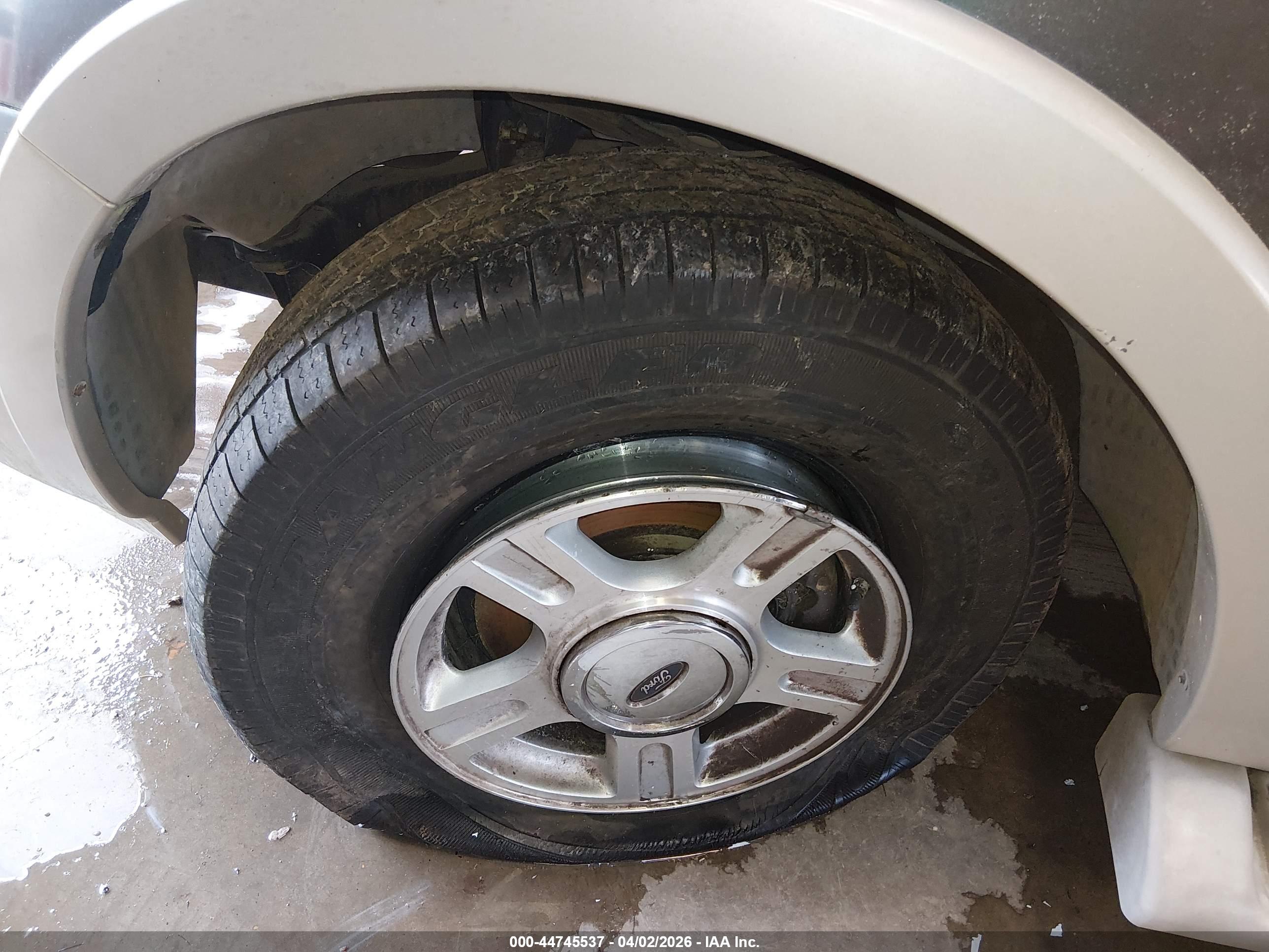 FORD EXPEDITION image 6