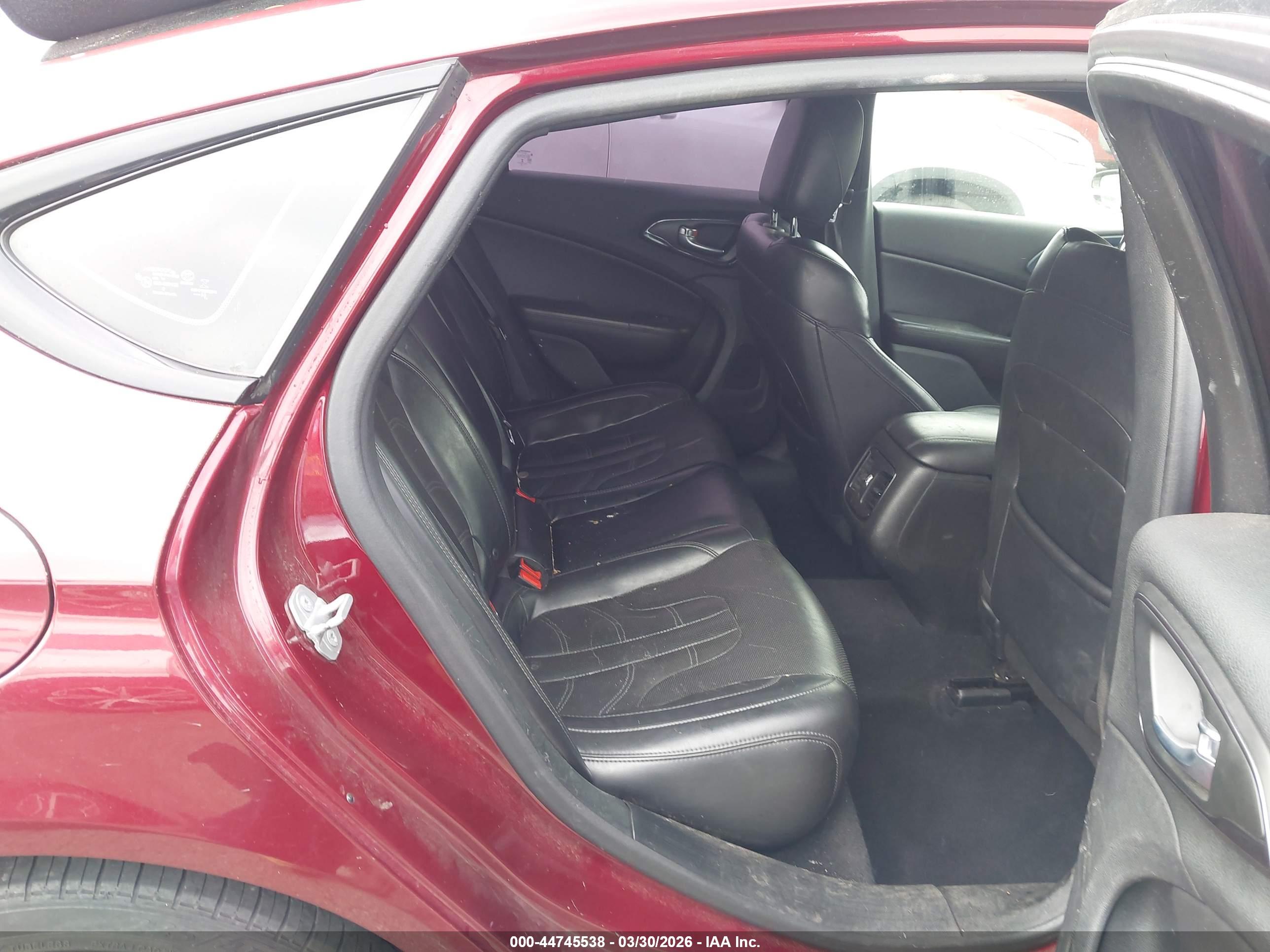 CHRYSLER 200 image 8