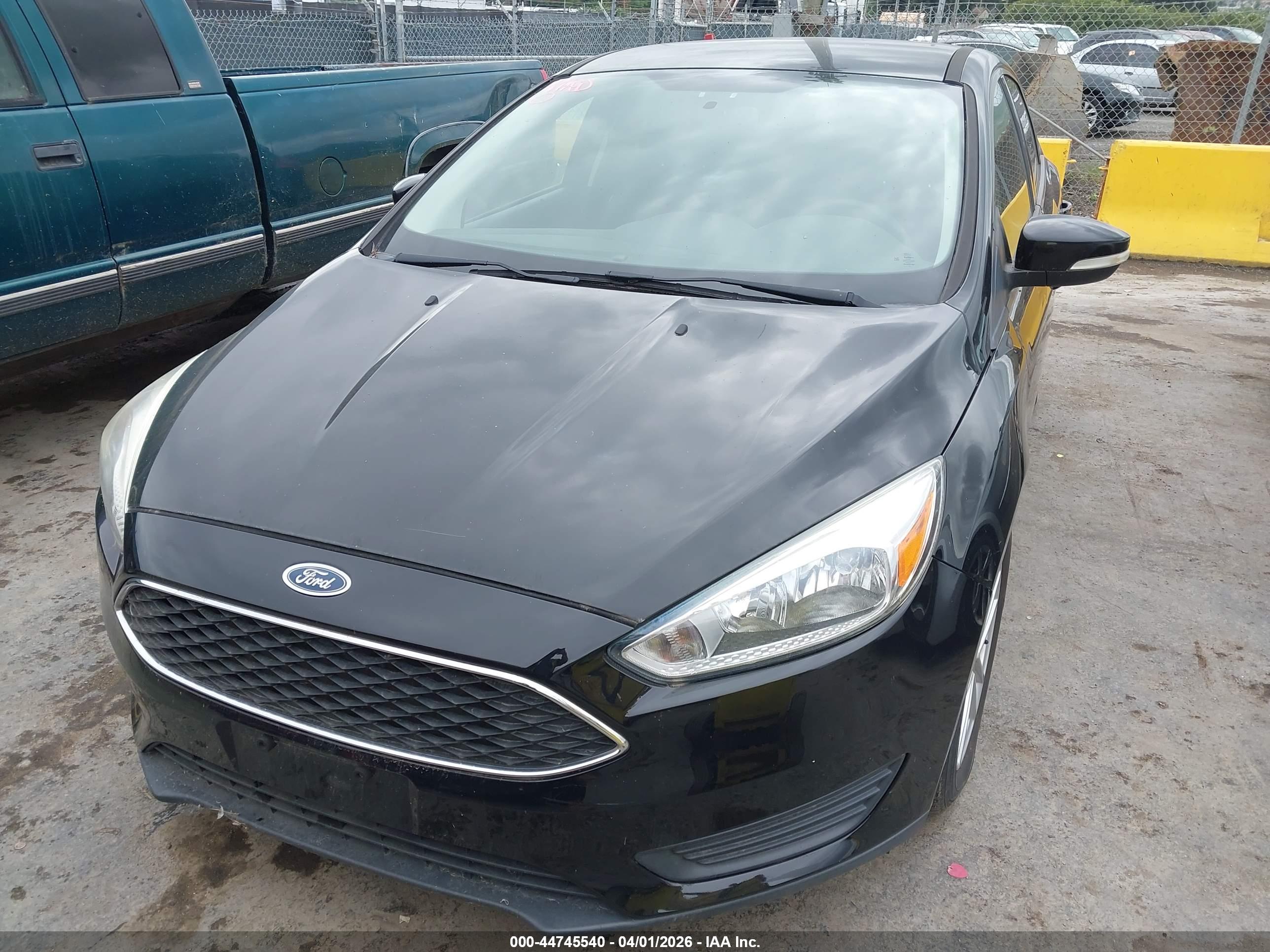 FORD FOCUS image 6