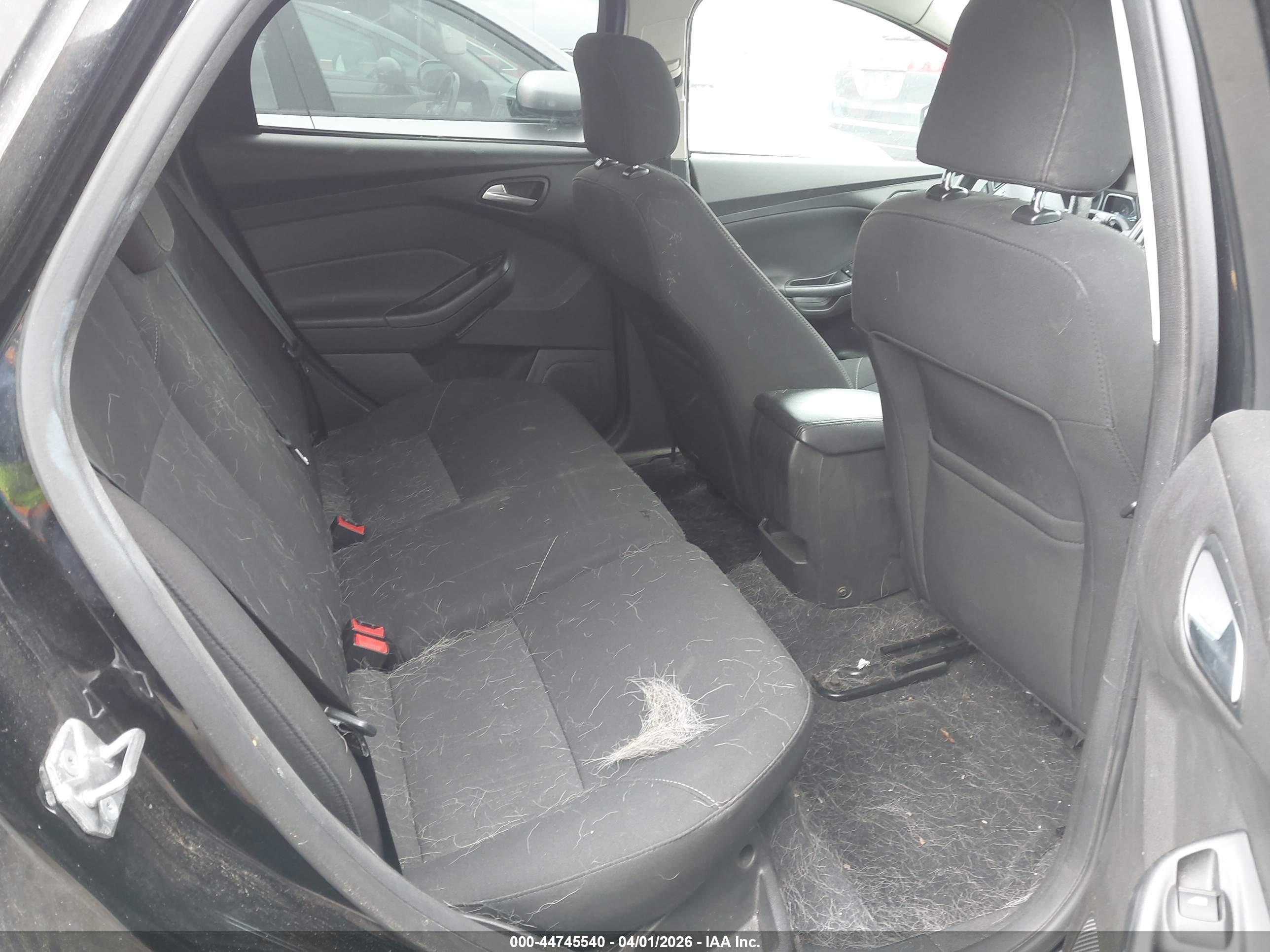 FORD FOCUS image 8