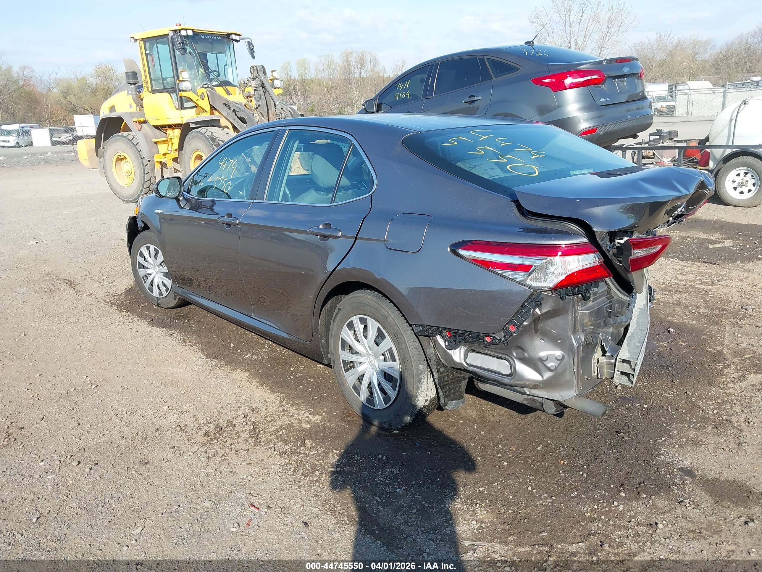 TOYOTA CAMRY image 3