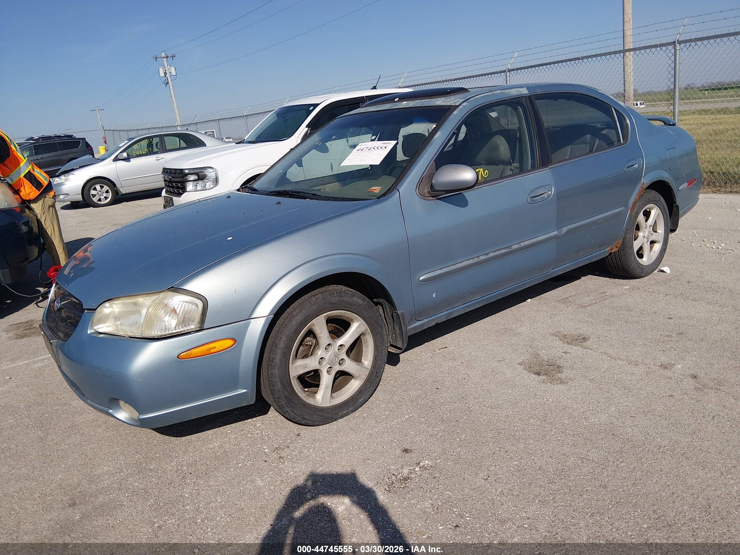 NISSAN MAXIMA image 2