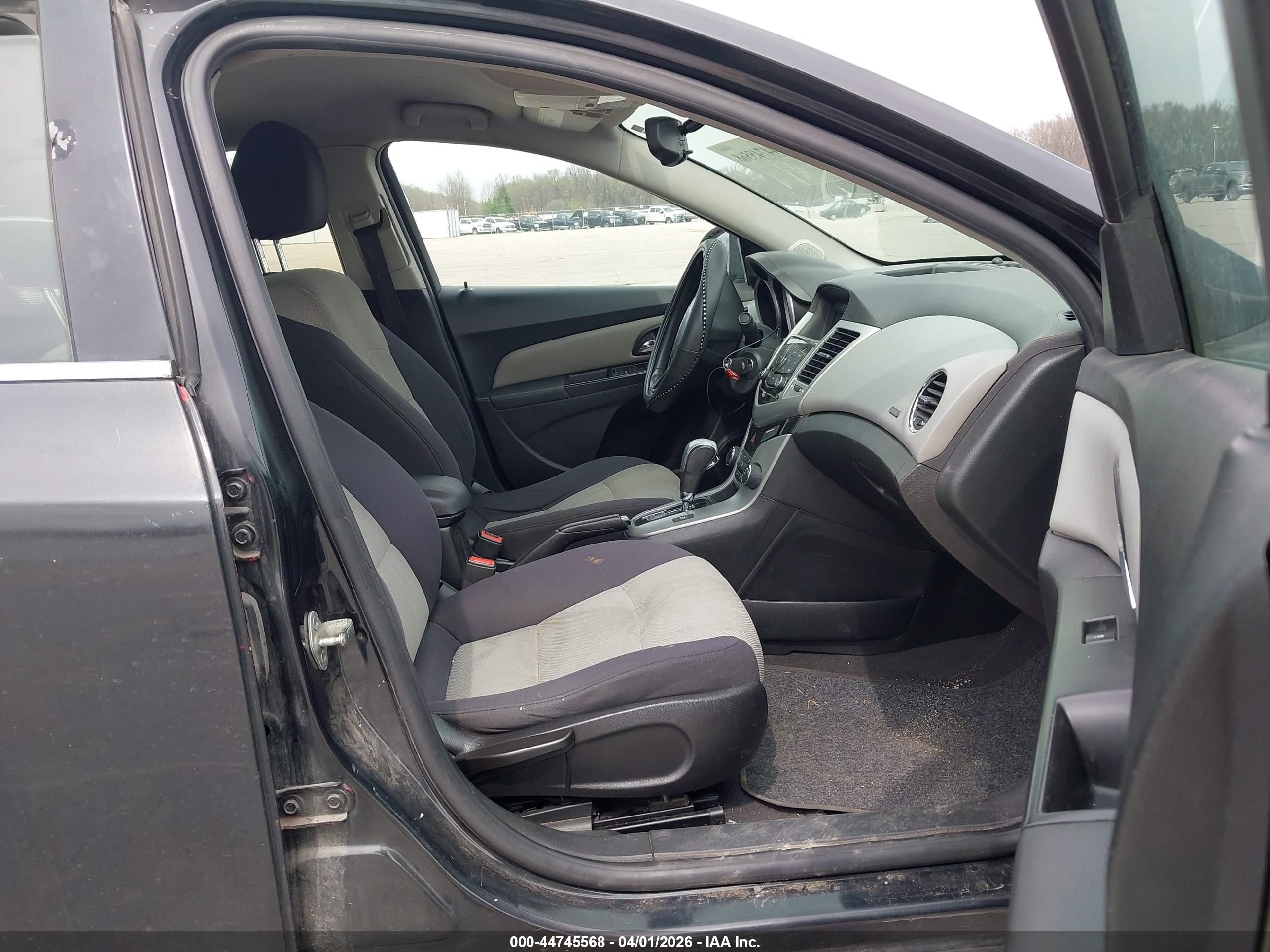 CHEVROLET CRUZE image 5