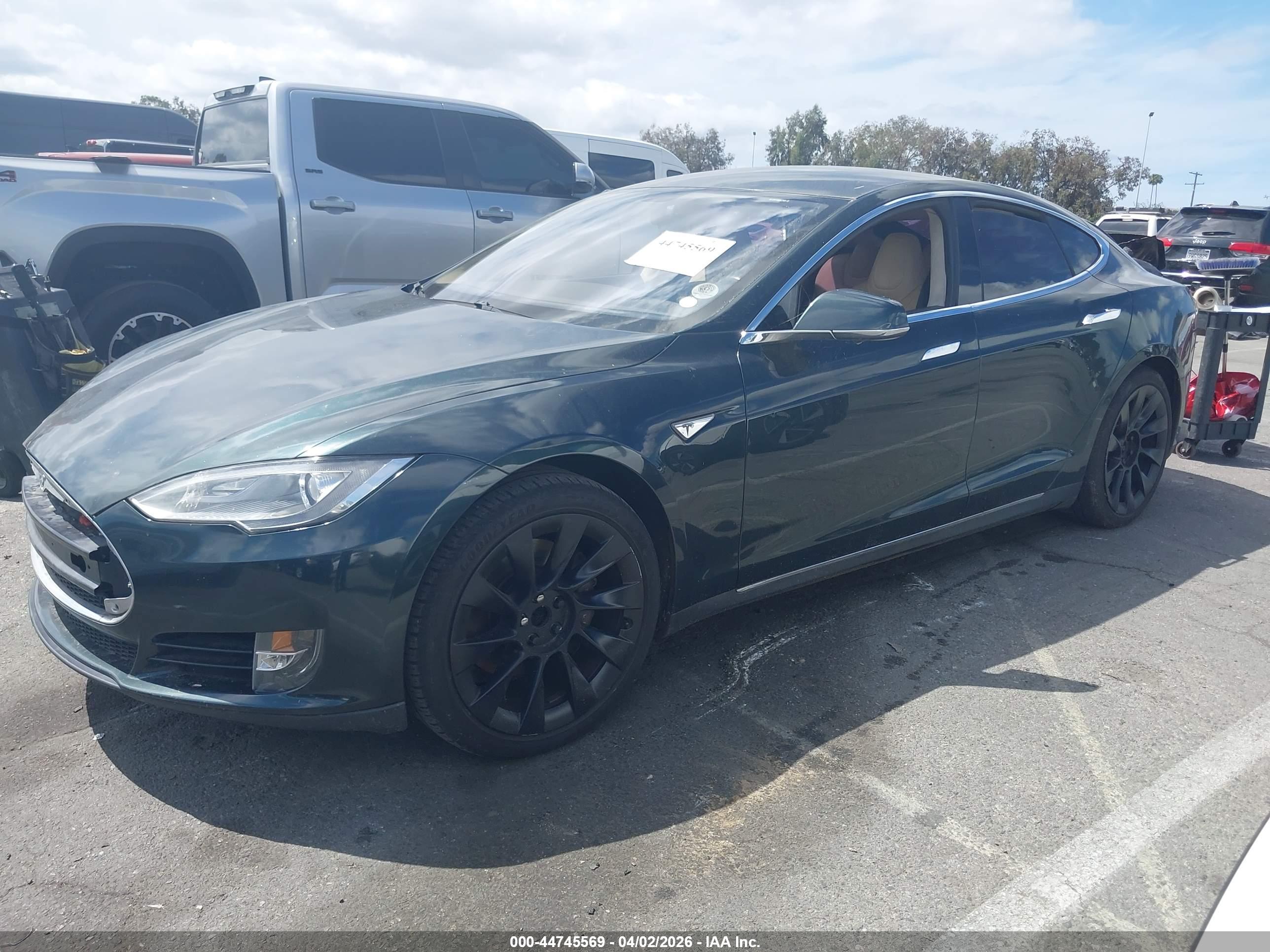 TESLA MODEL image 2