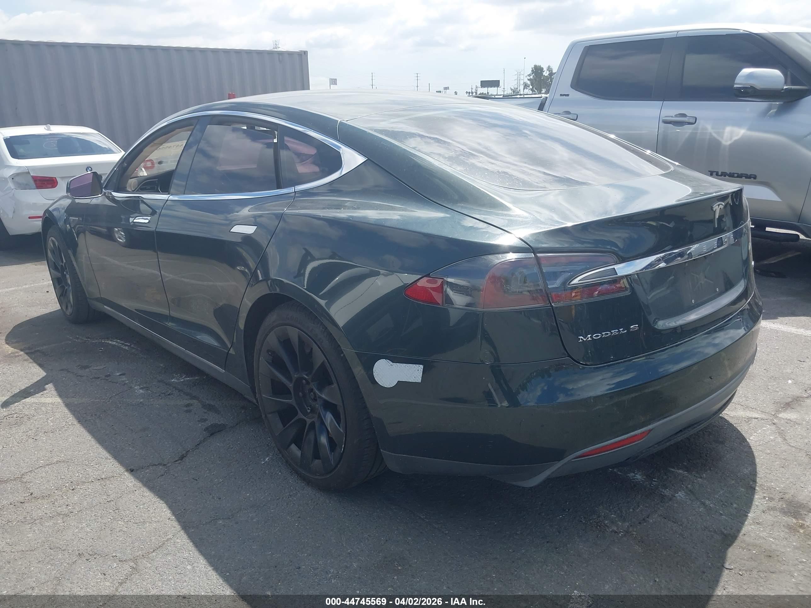 TESLA MODEL image 3