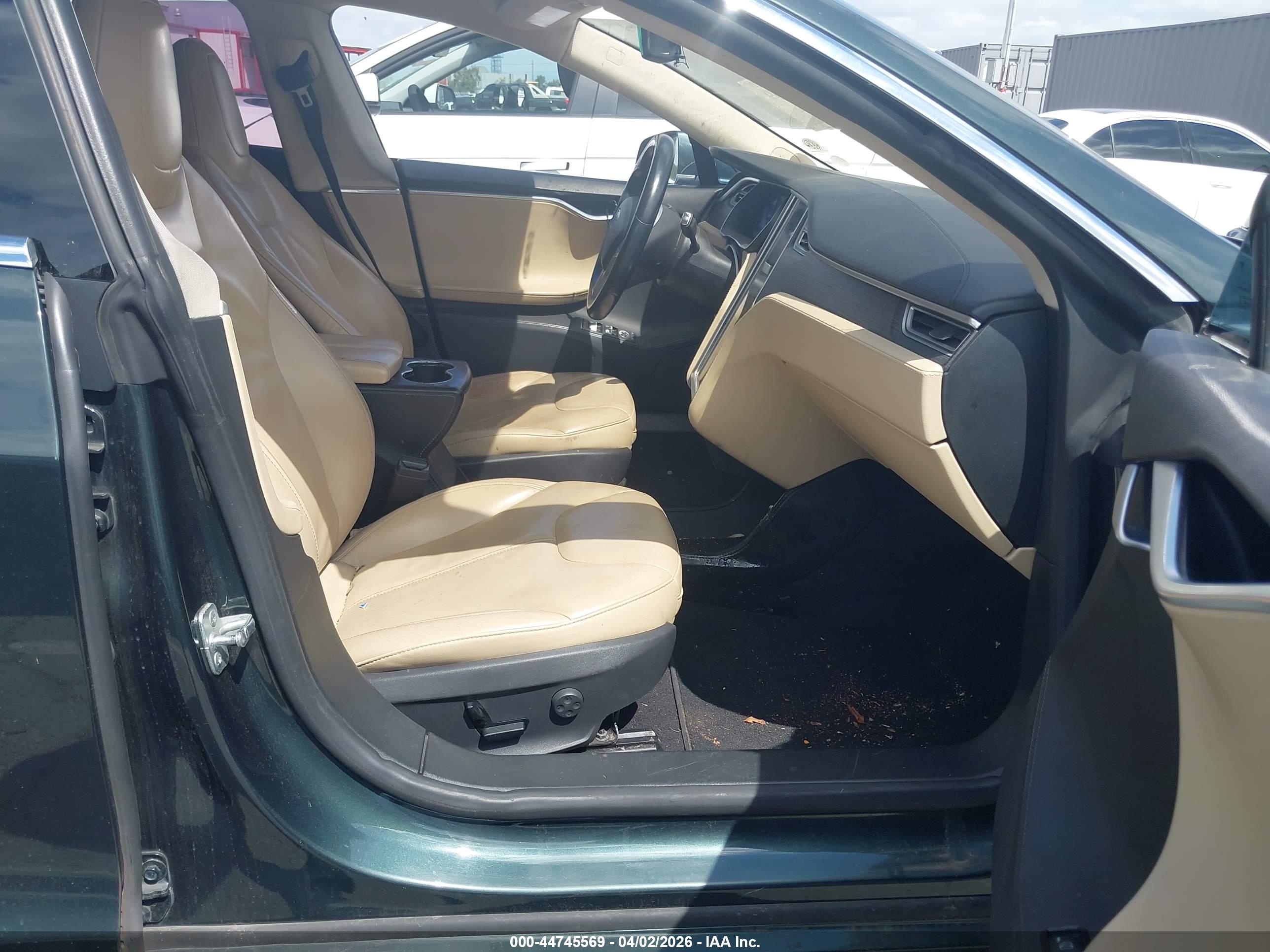 TESLA MODEL image 5