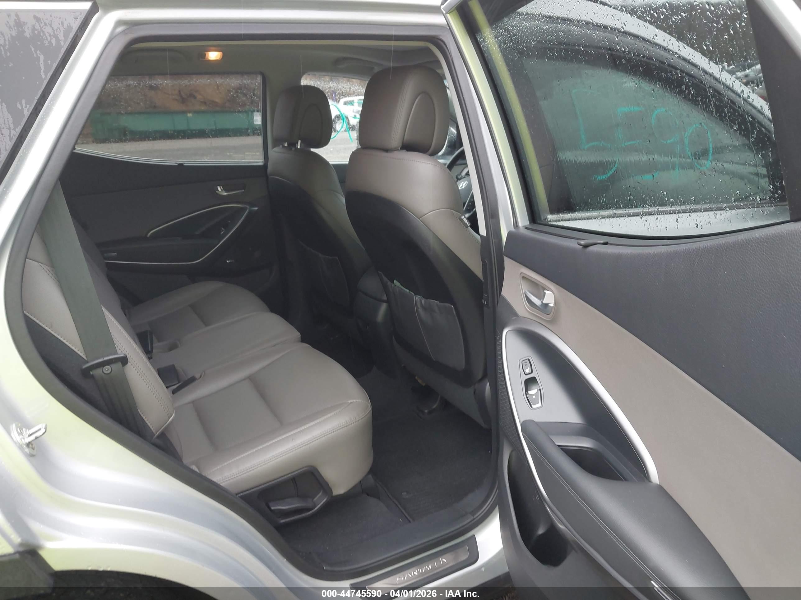 HYUNDAI SANTA image 8