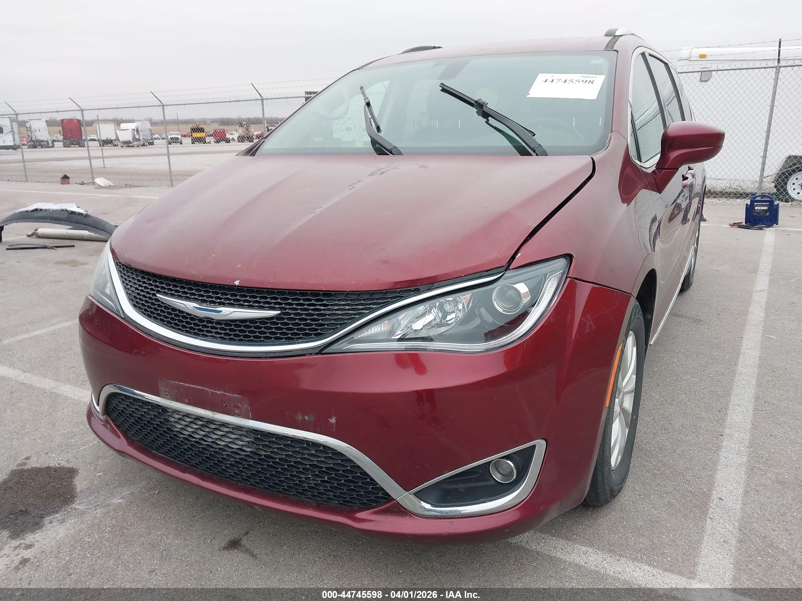 CHRYSLER PACIFICA image 6