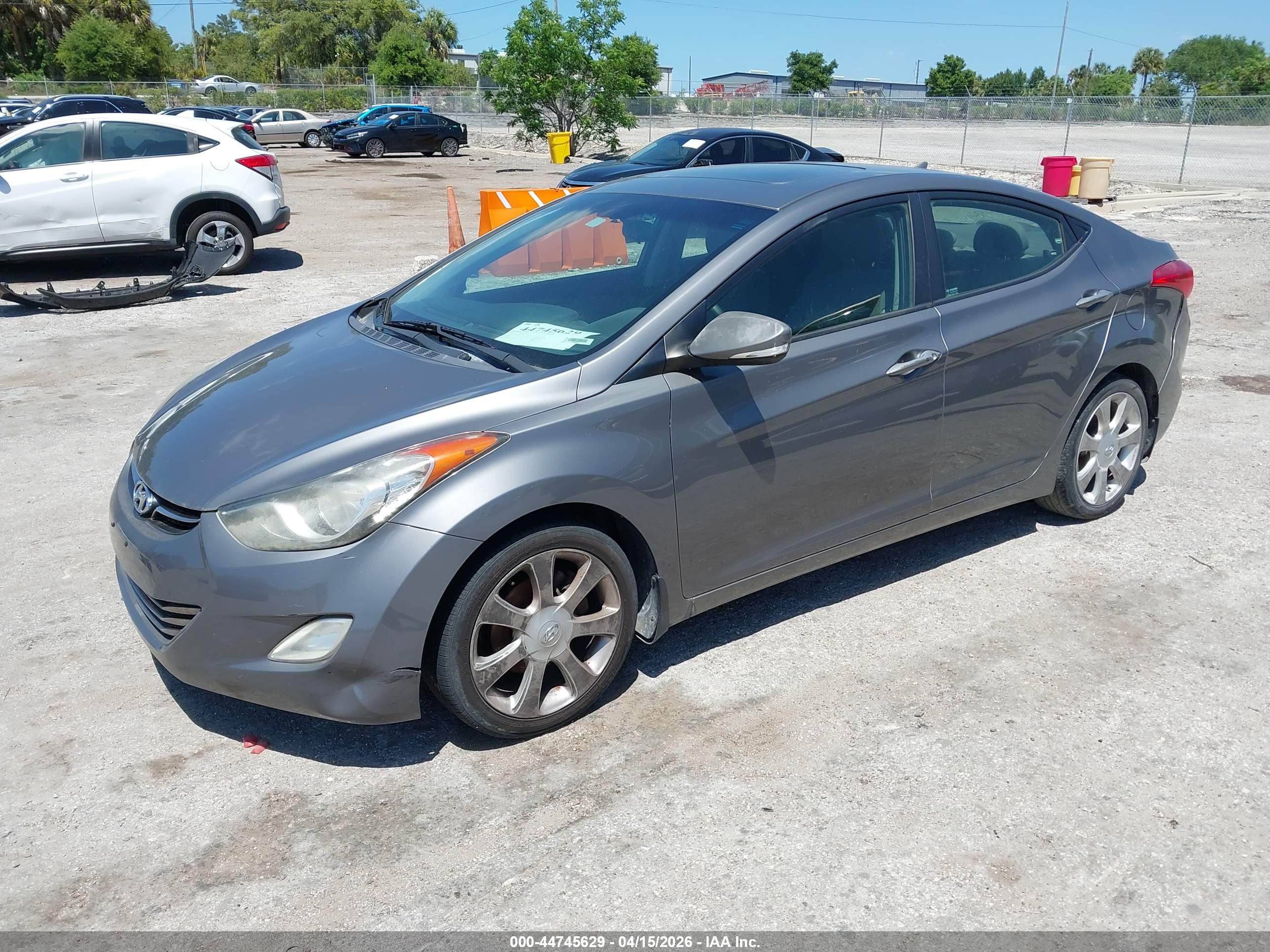 HYUNDAI ELANTRA image 2