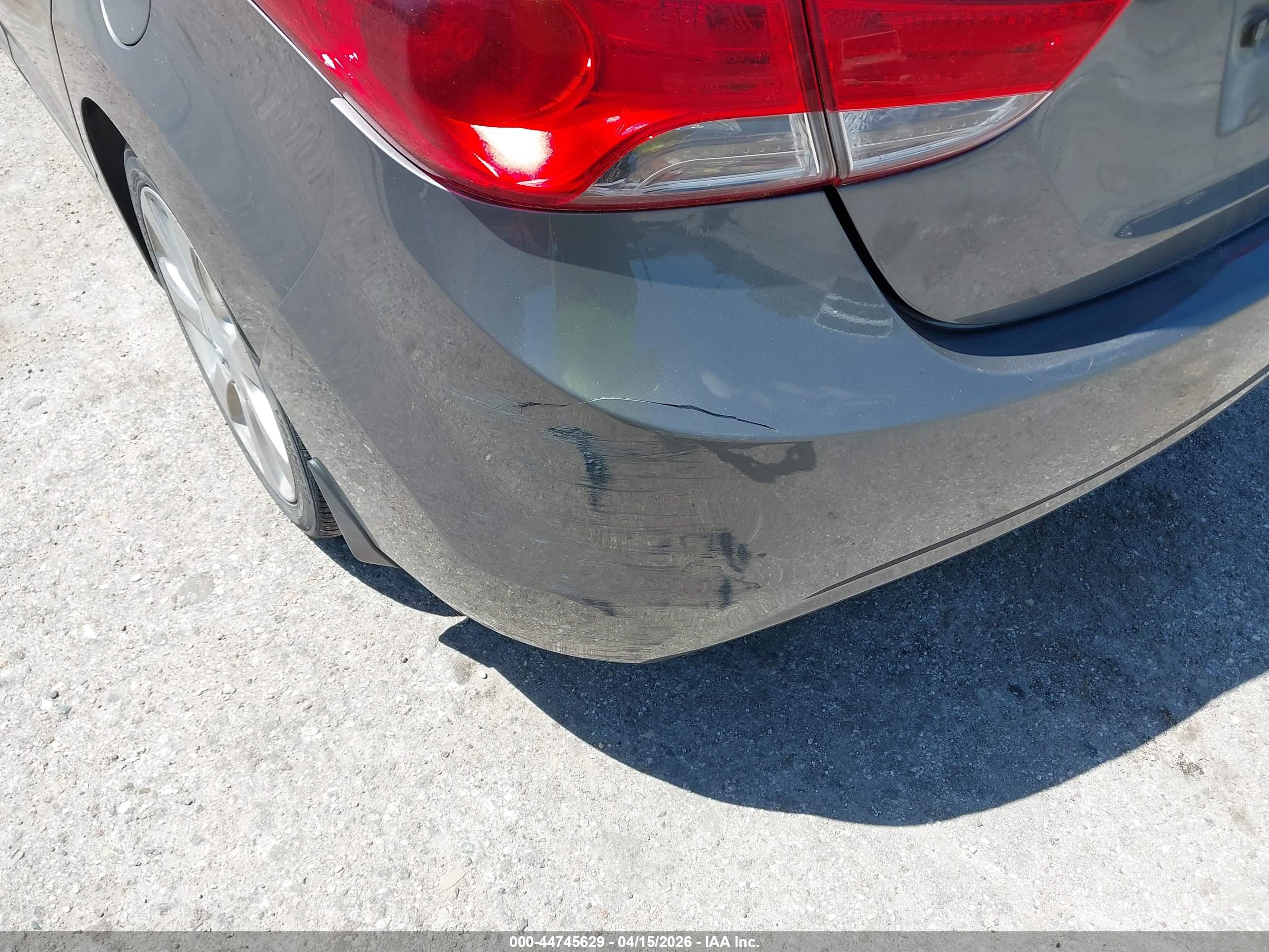HYUNDAI ELANTRA image 6