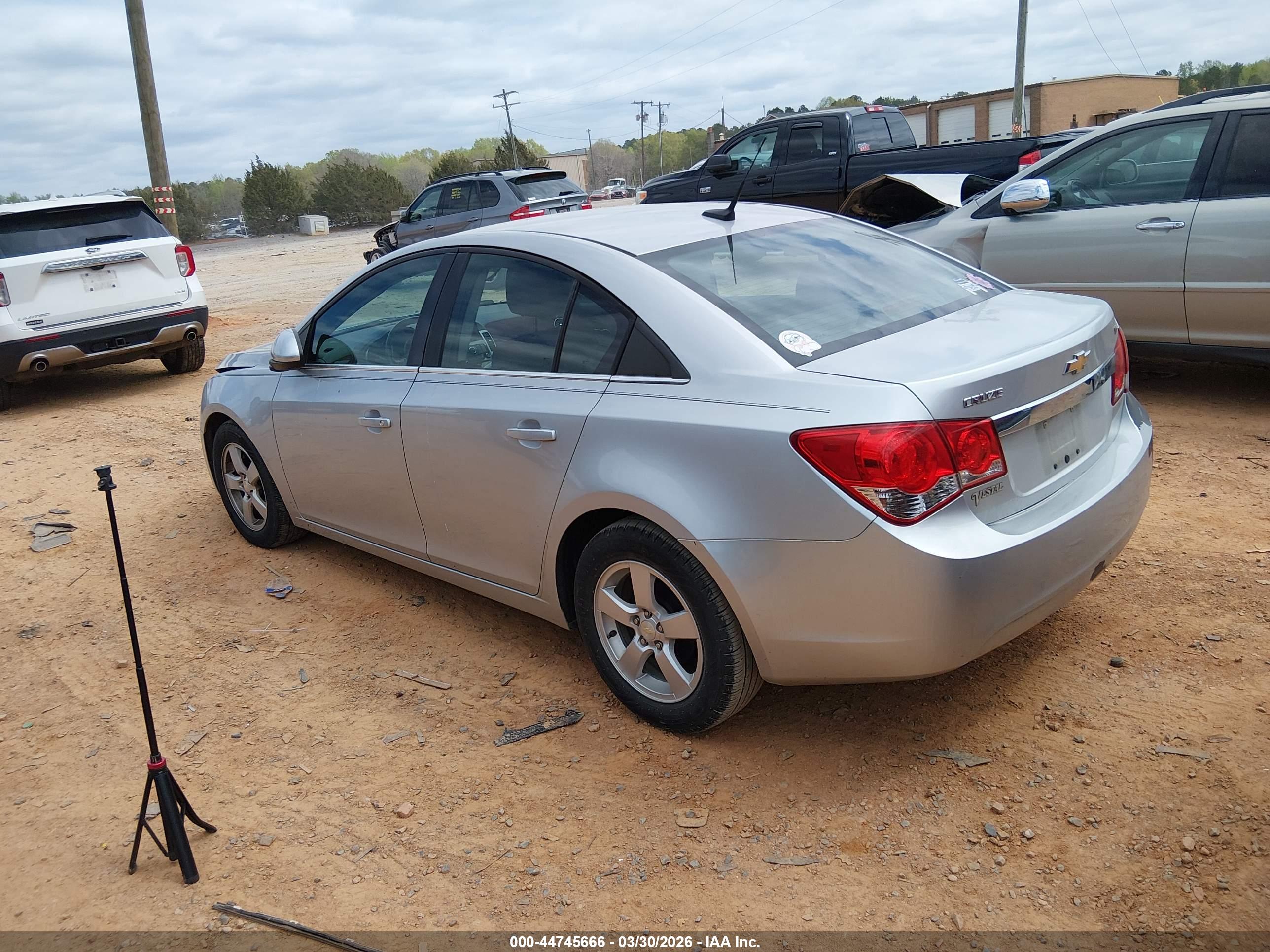 CHEVROLET CRUZE image 3